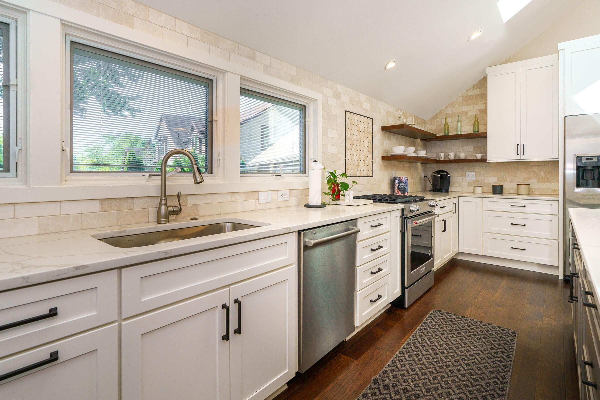 4905 Pleasant Valley Drive