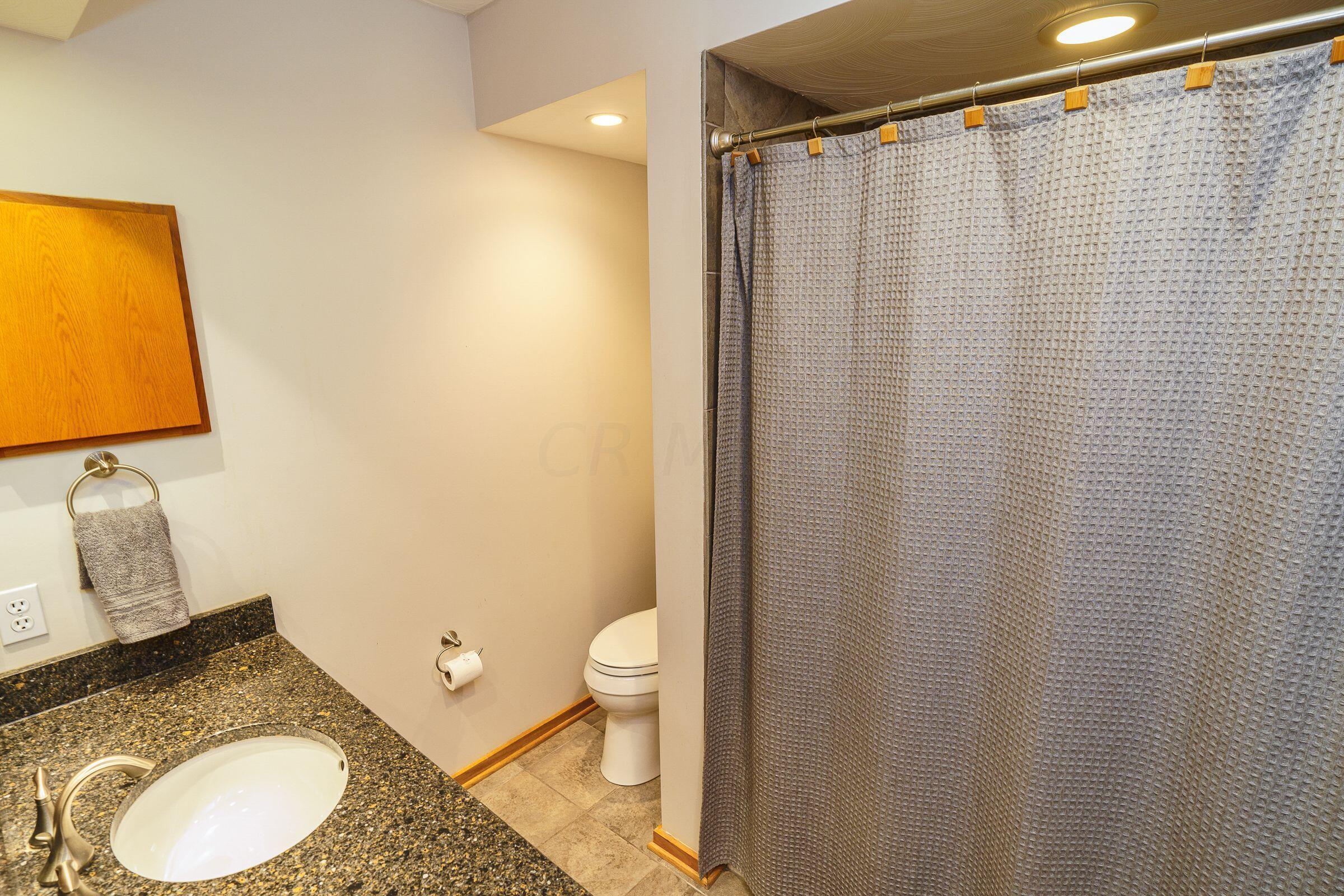 4905 Pleasant Valley Drive