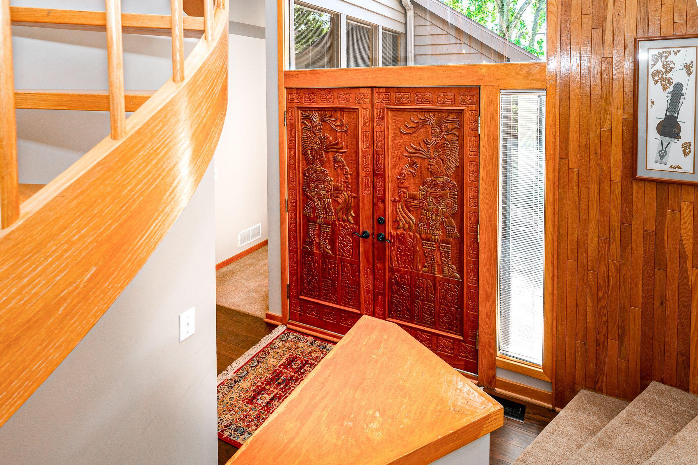 4905 Pleasant Valley Drive