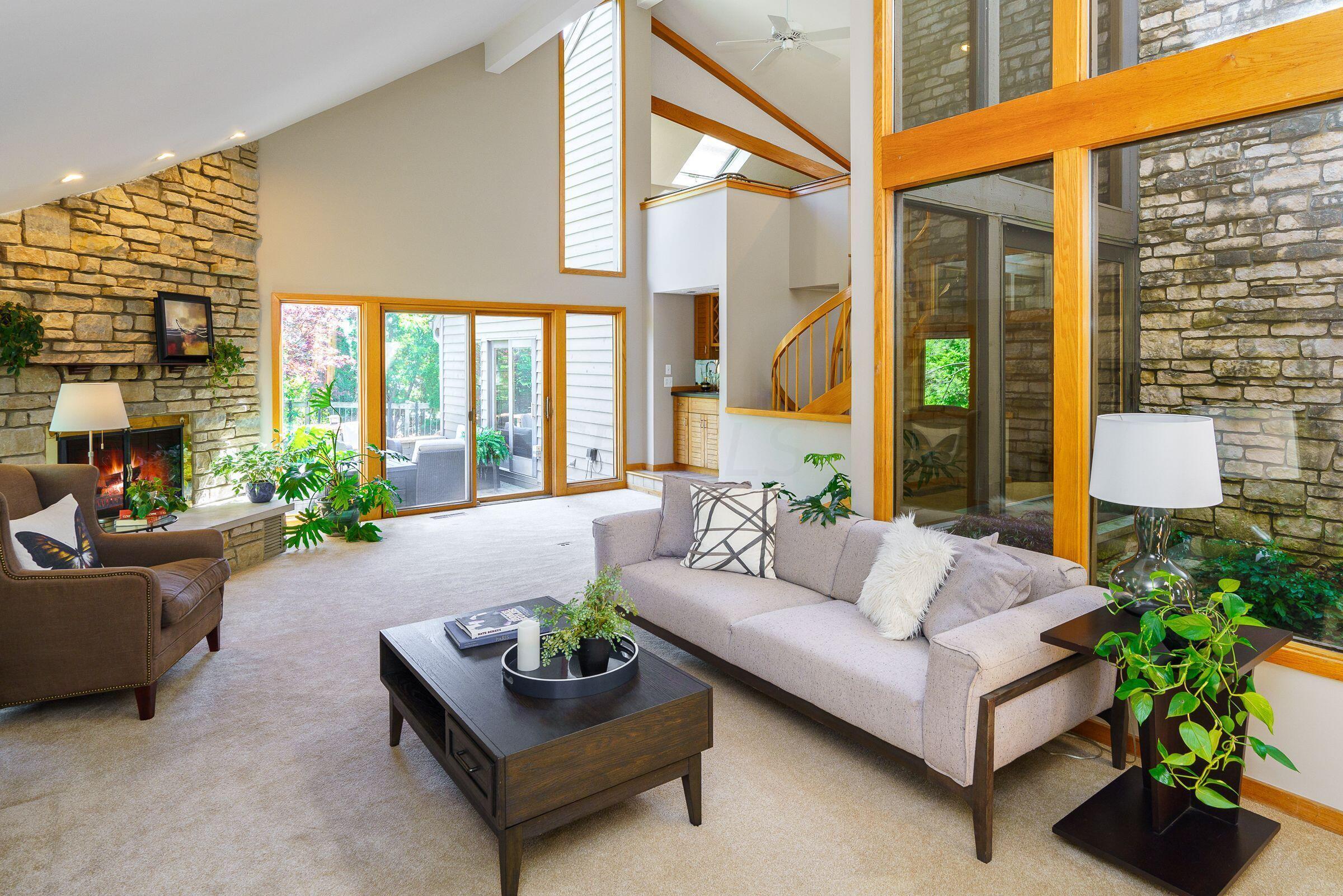 4905 Pleasant Valley Drive