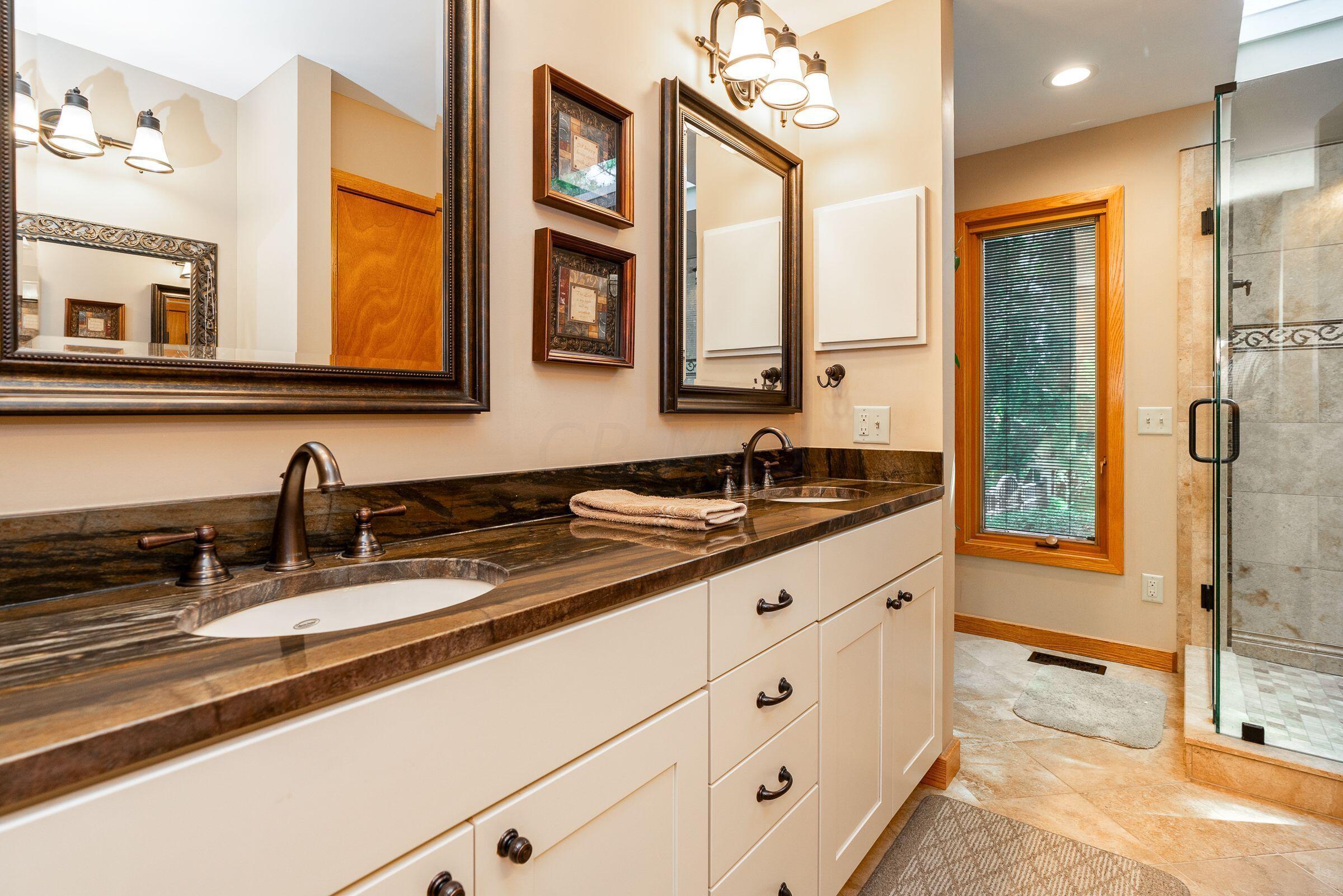 4905 Pleasant Valley Drive