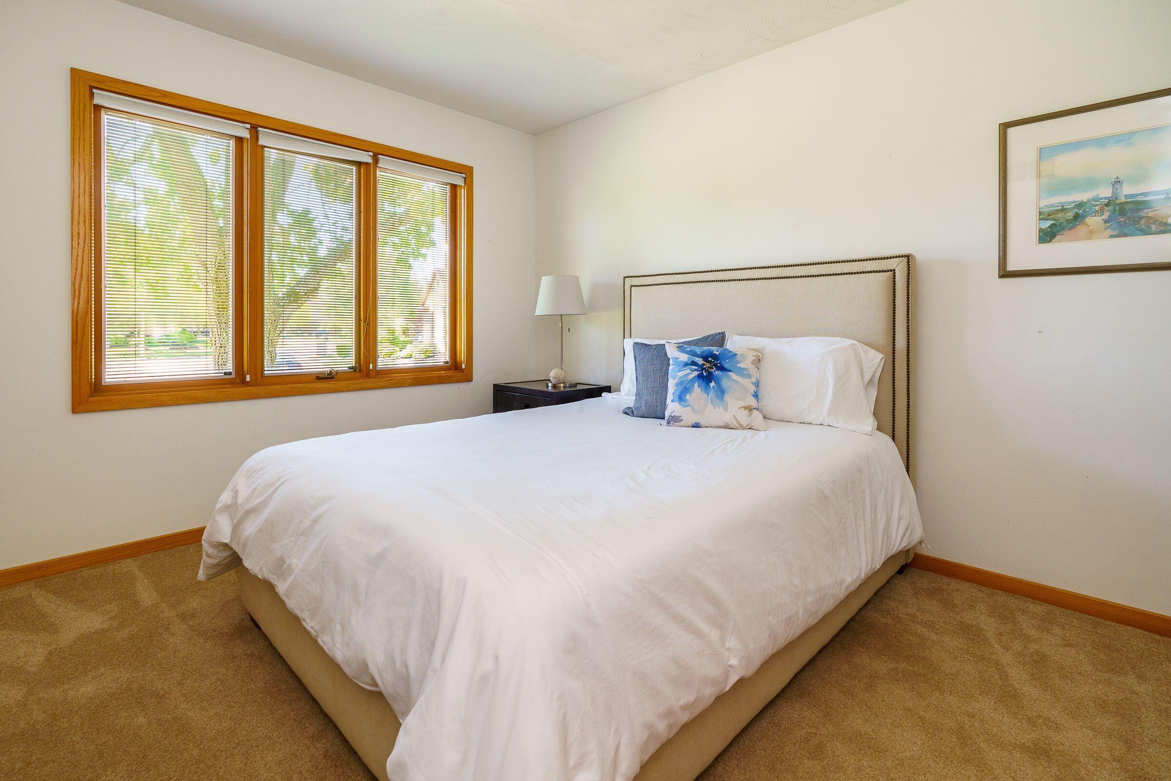 4905 Pleasant Valley Drive