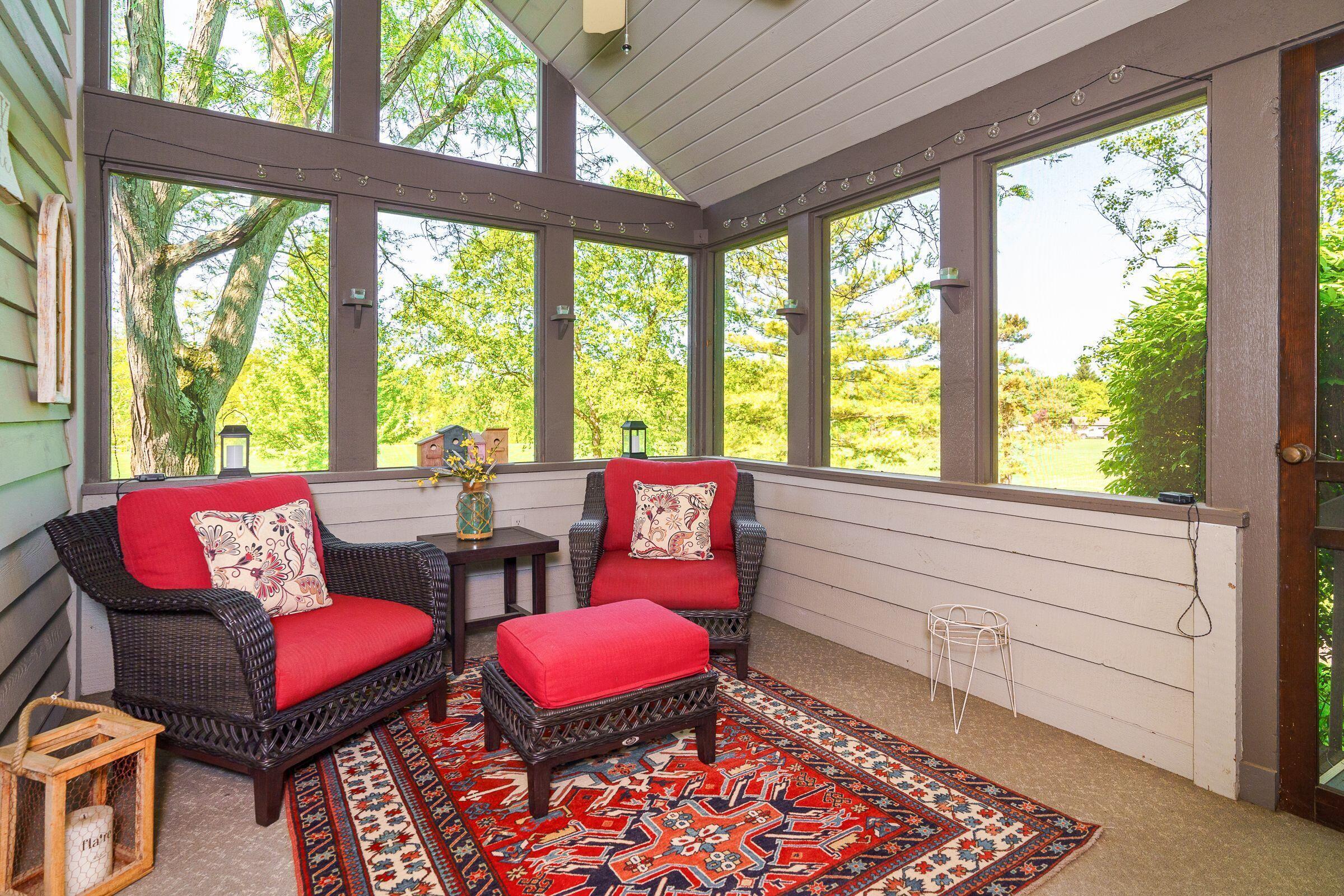 4905 Pleasant Valley Drive