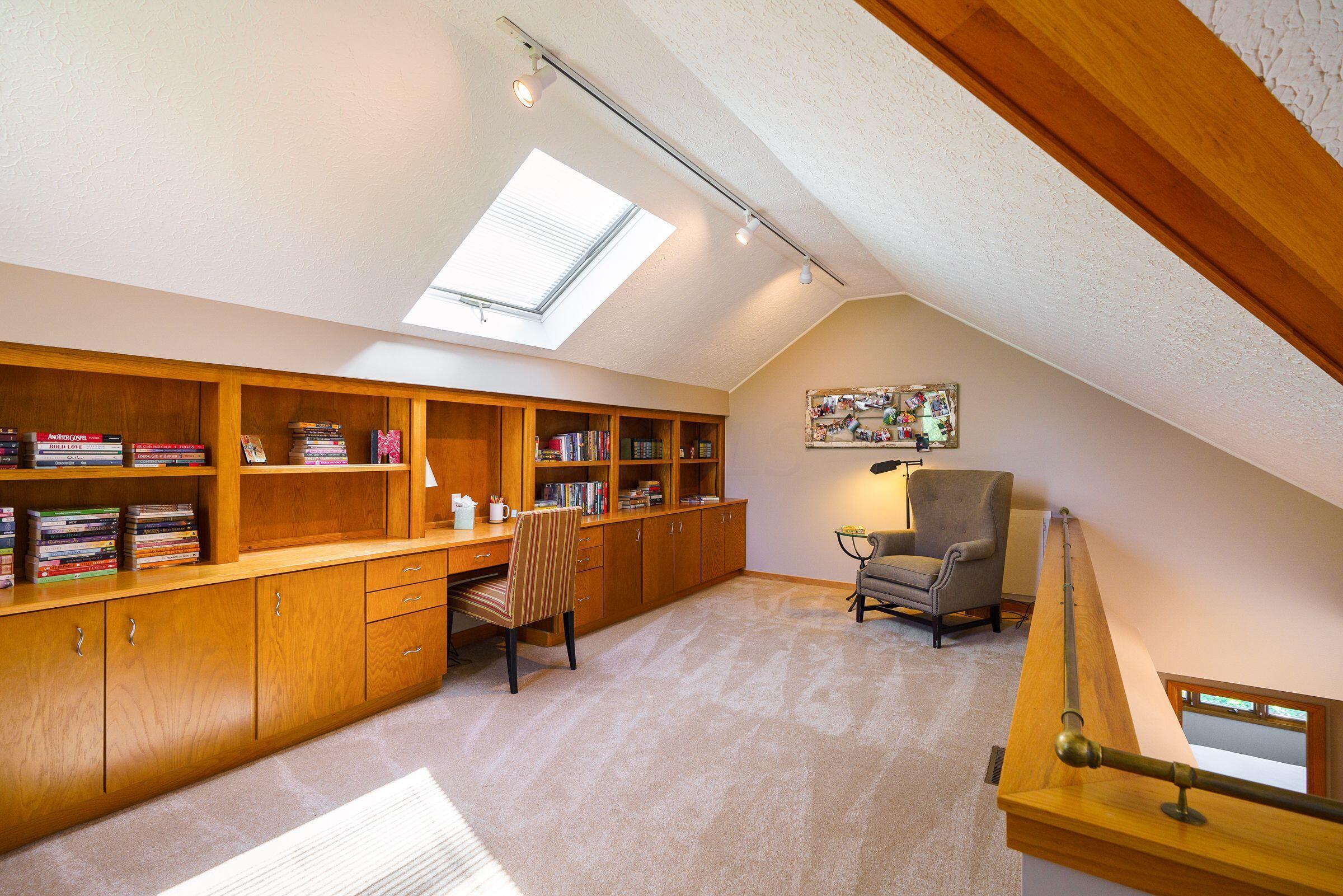 4905 Pleasant Valley Drive