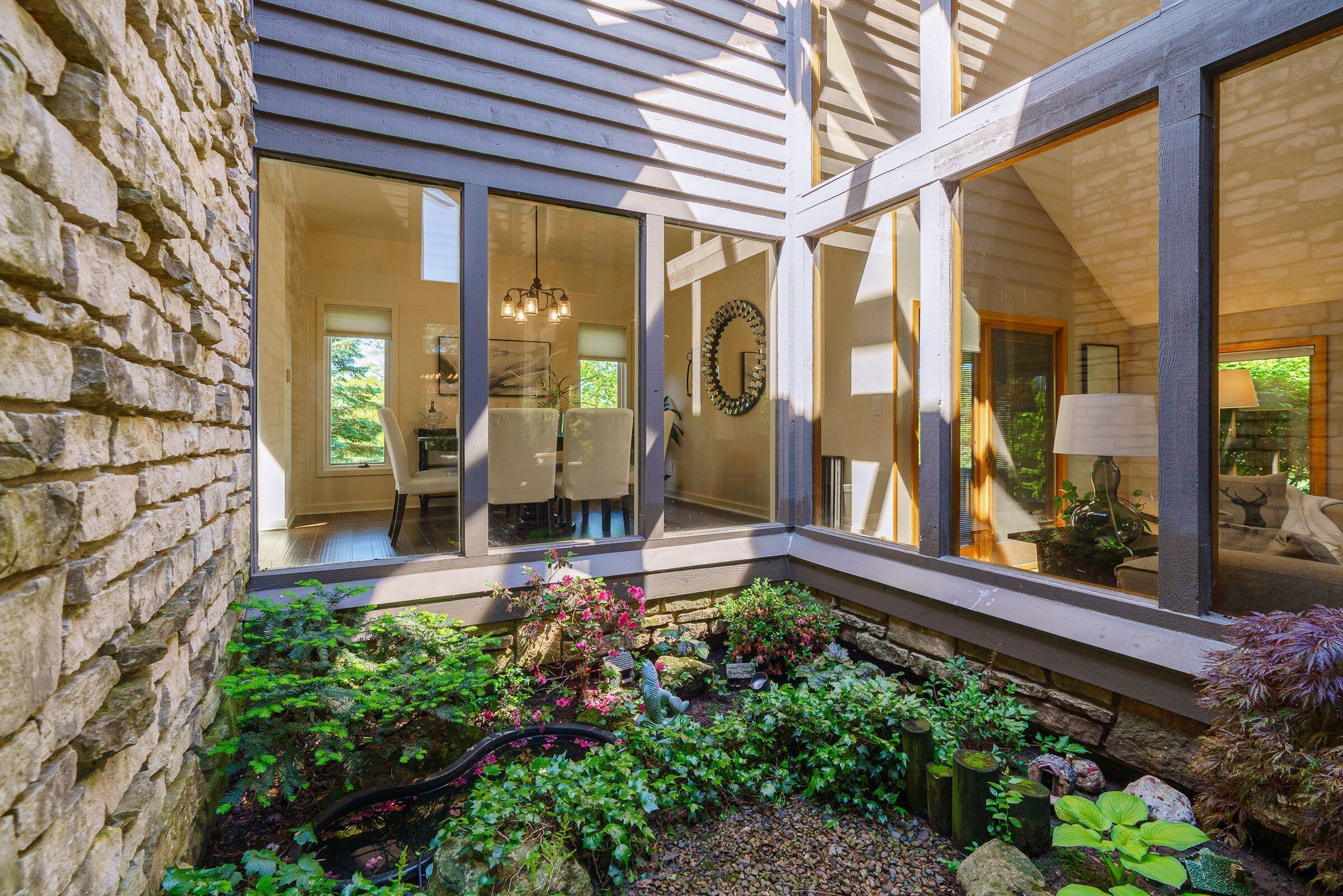 4905 Pleasant Valley Drive