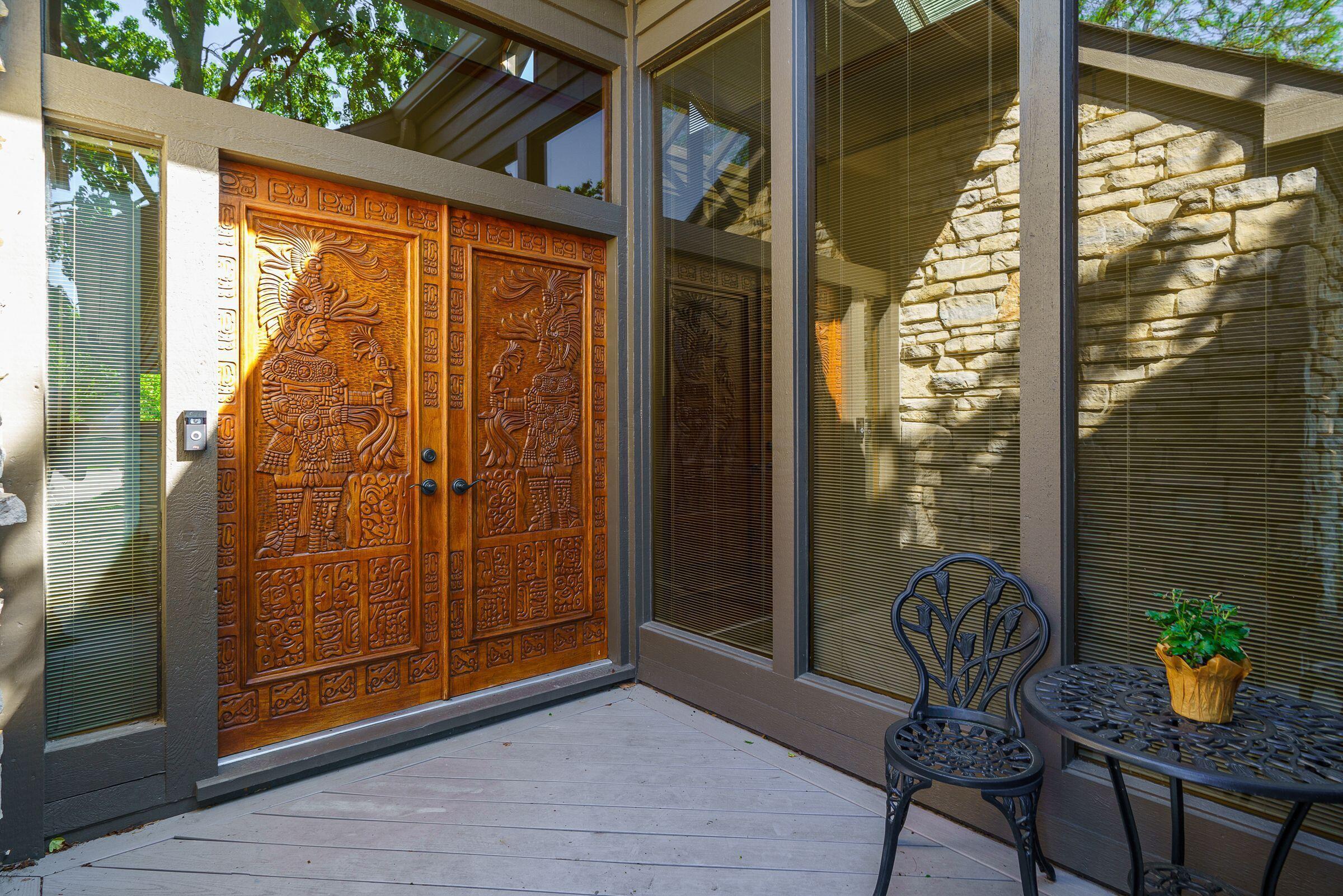 4905 Pleasant Valley Drive