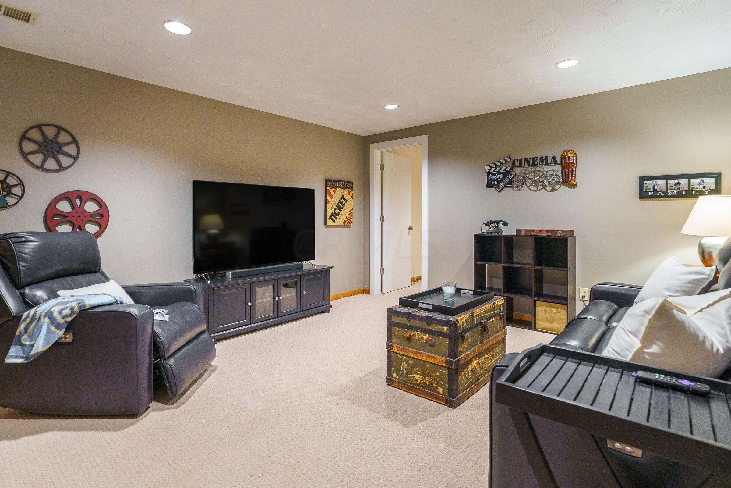 4905 Pleasant Valley Drive