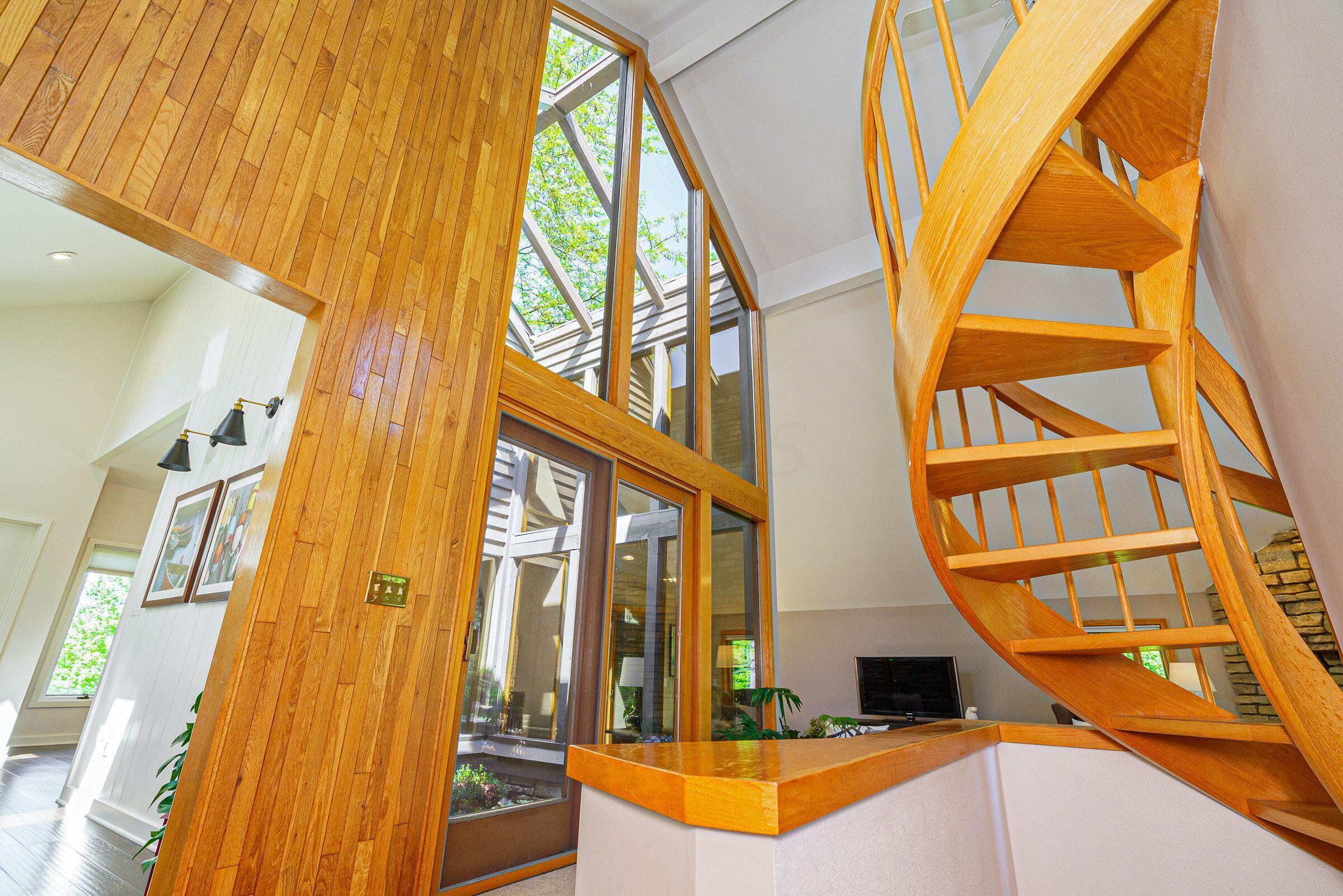 4905 Pleasant Valley Drive