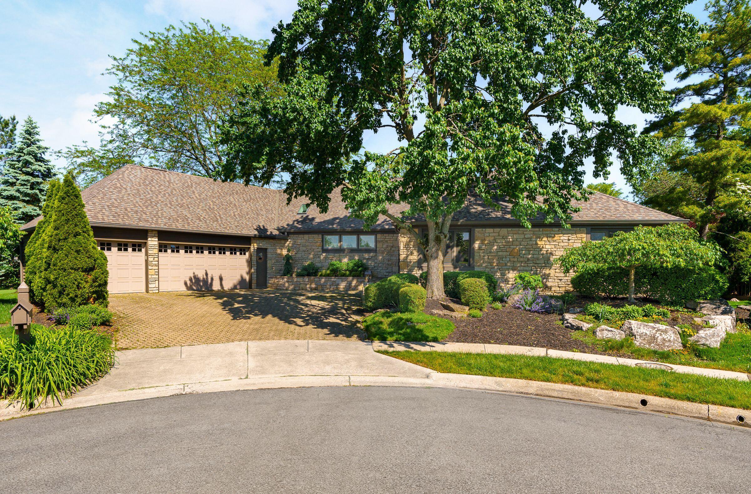 4905 Pleasant Valley Drive