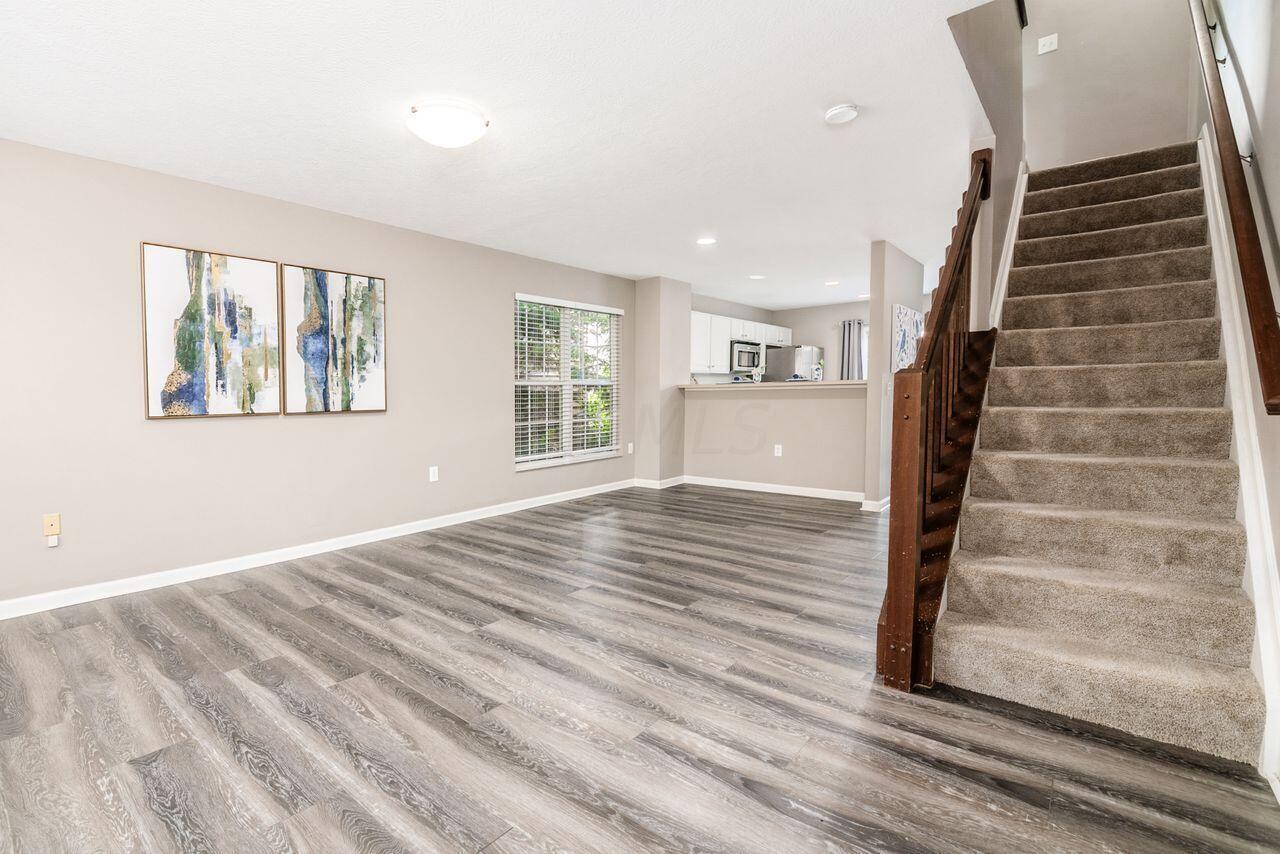 5274 Cross River Falls Boulevard