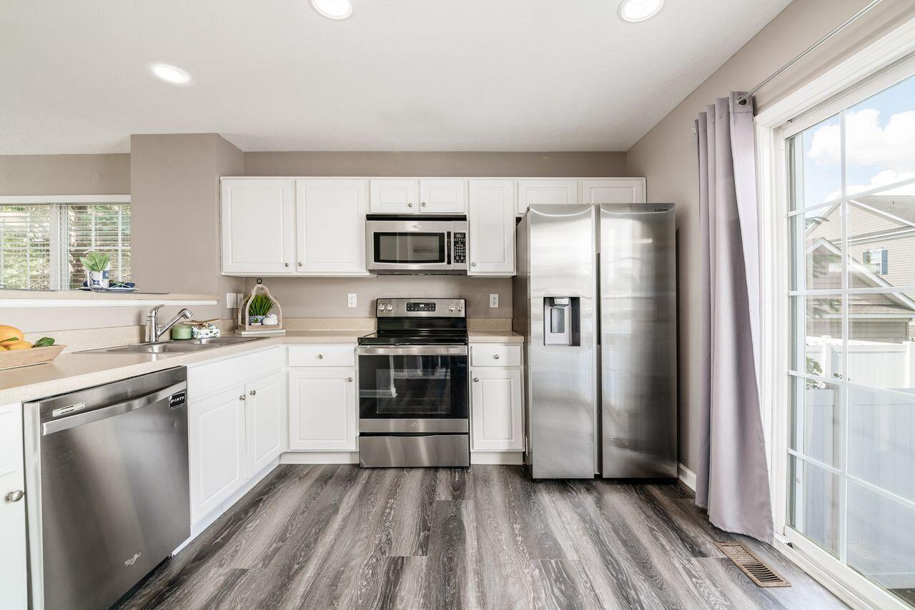 5274 Cross River Falls Boulevard