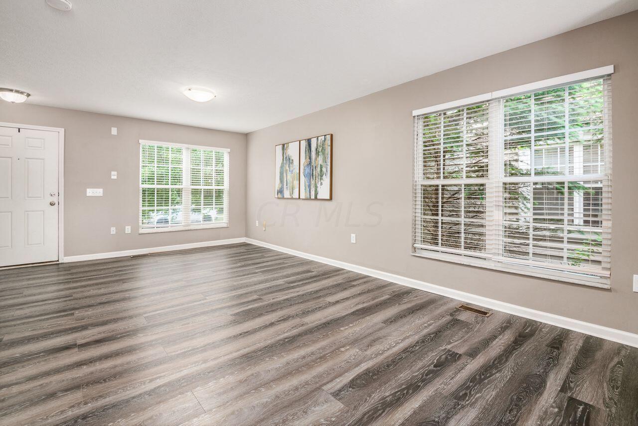 5274 Cross River Falls Boulevard