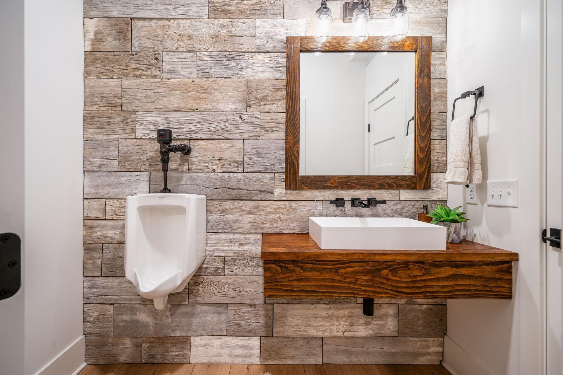 1941 Liberty Bluff Drive