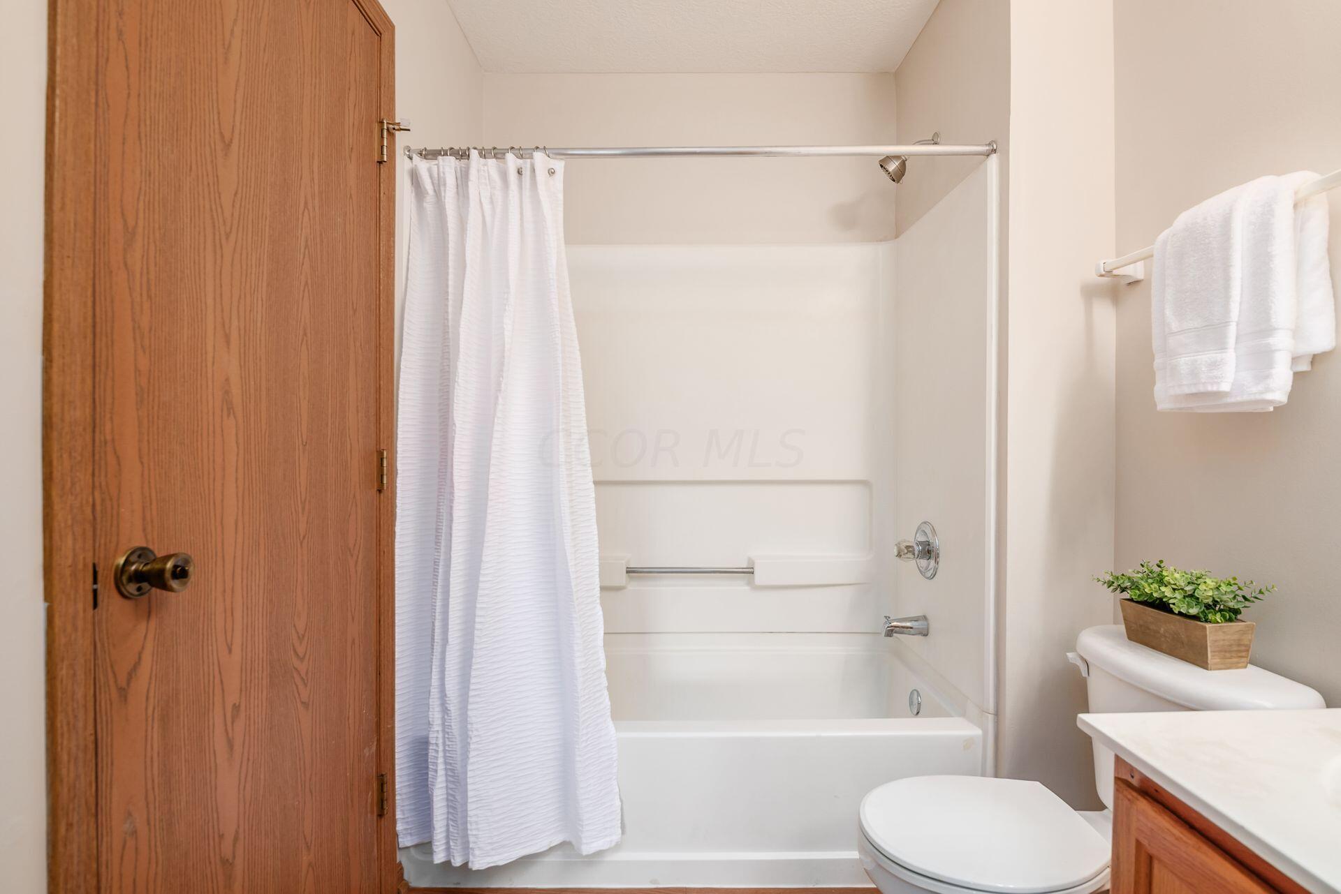 5711 Sanderling Lane