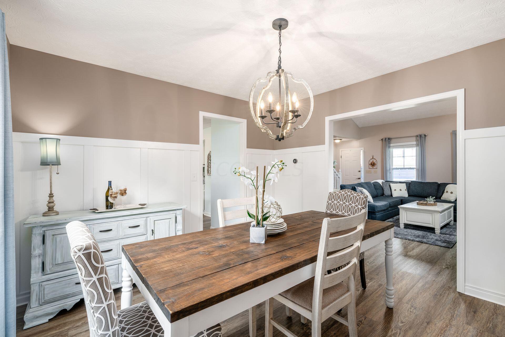 376 Abbotsbury Drive