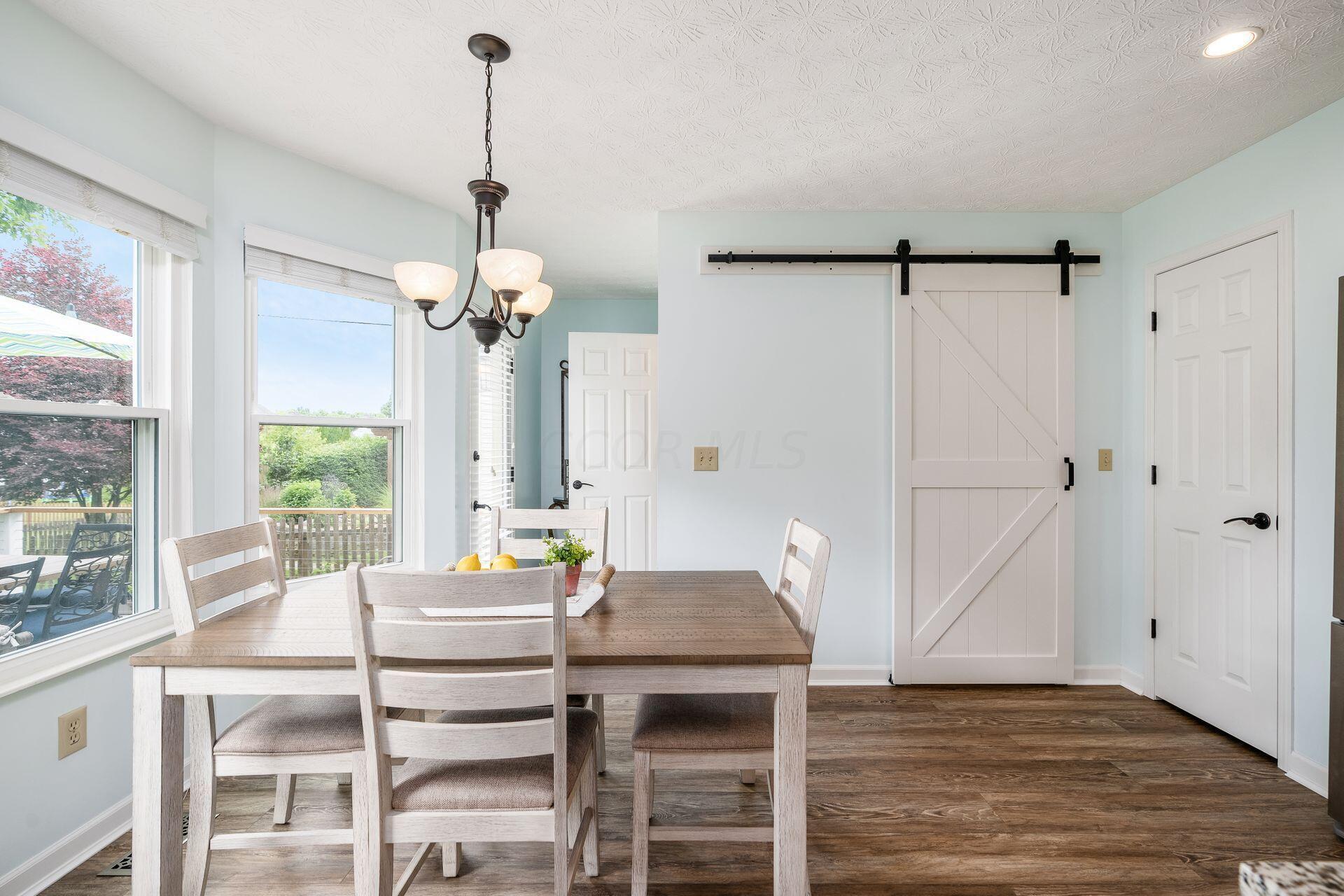 376 Abbotsbury Drive