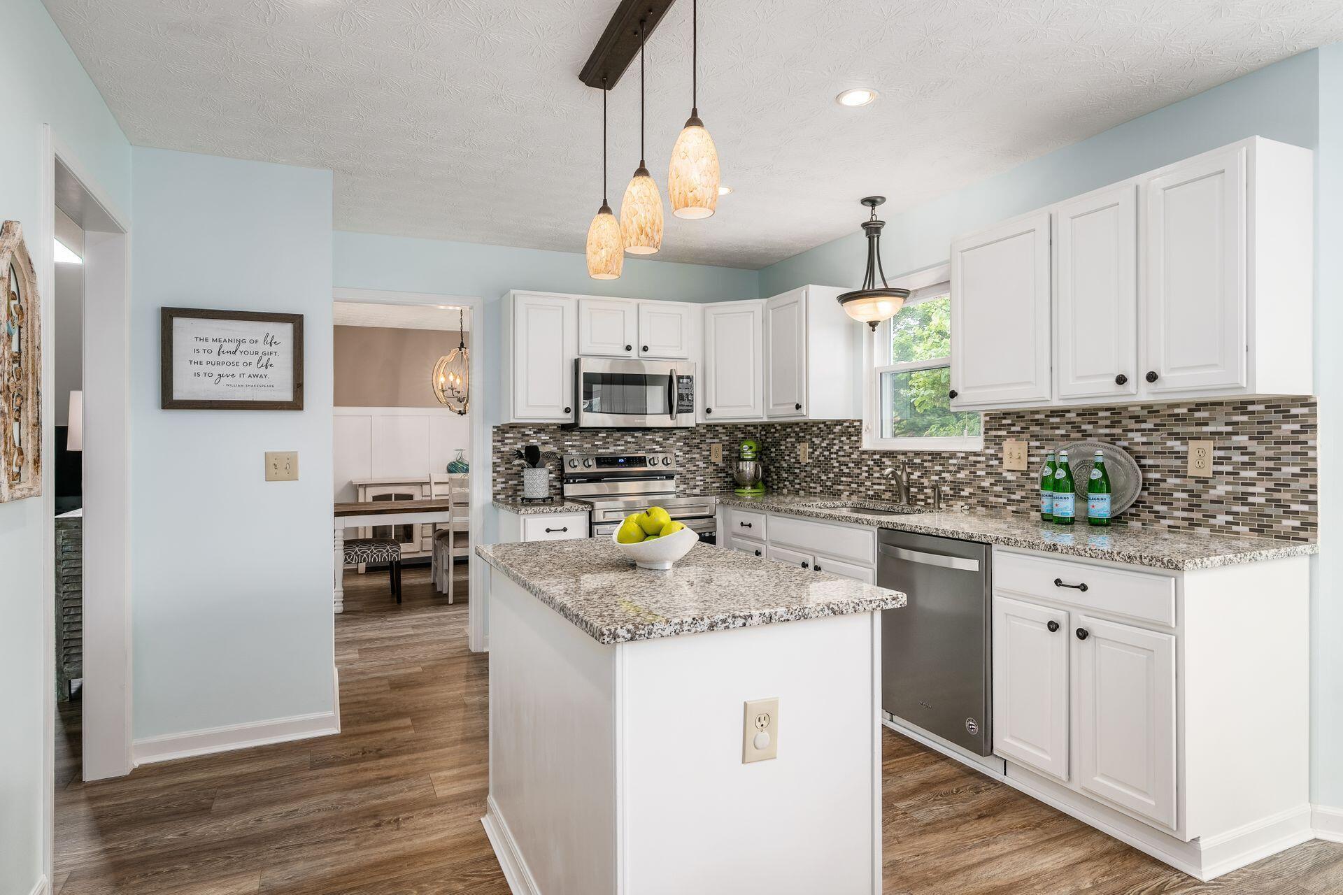 376 Abbotsbury Drive