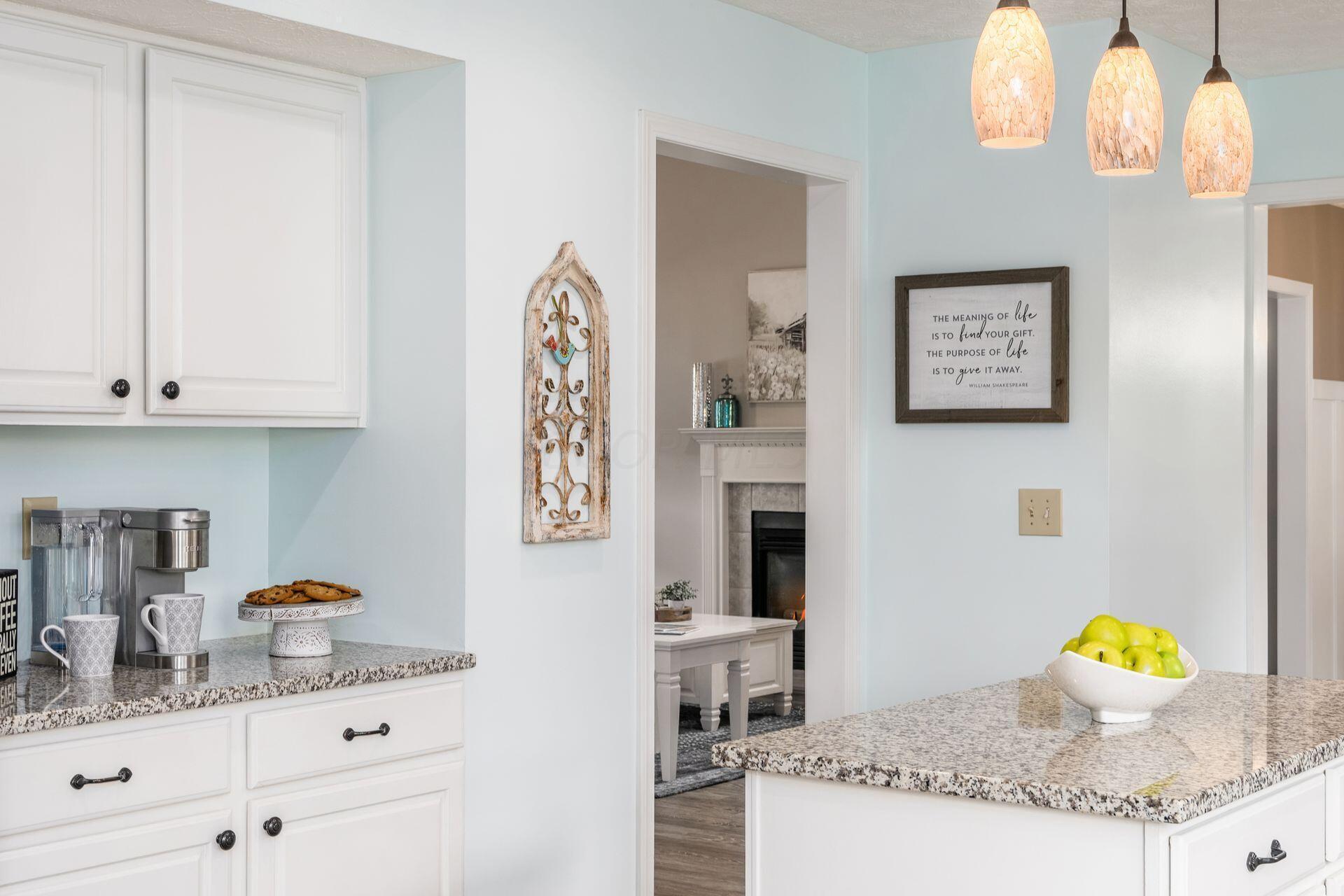 376 Abbotsbury Drive