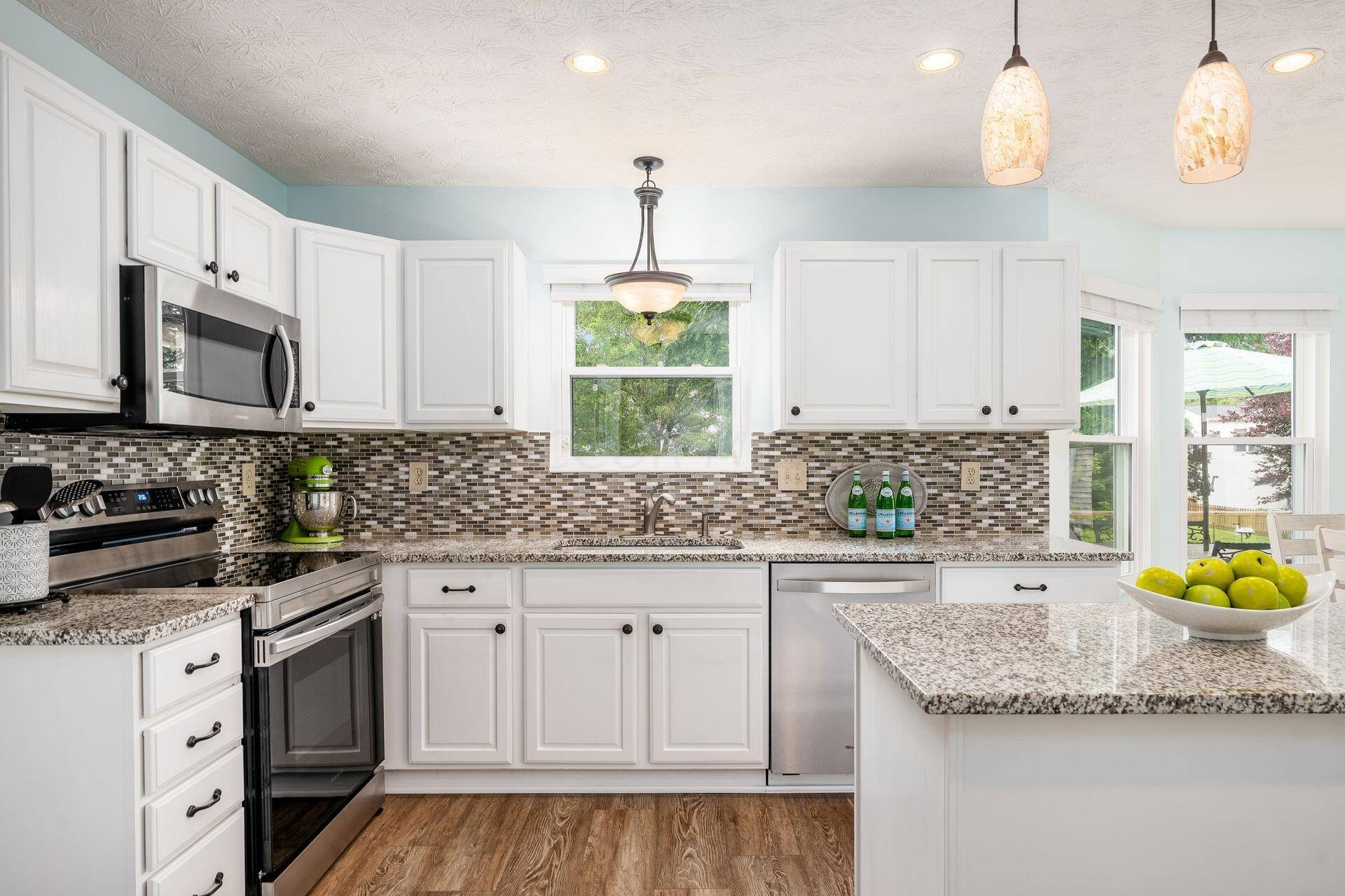 376 Abbotsbury Drive