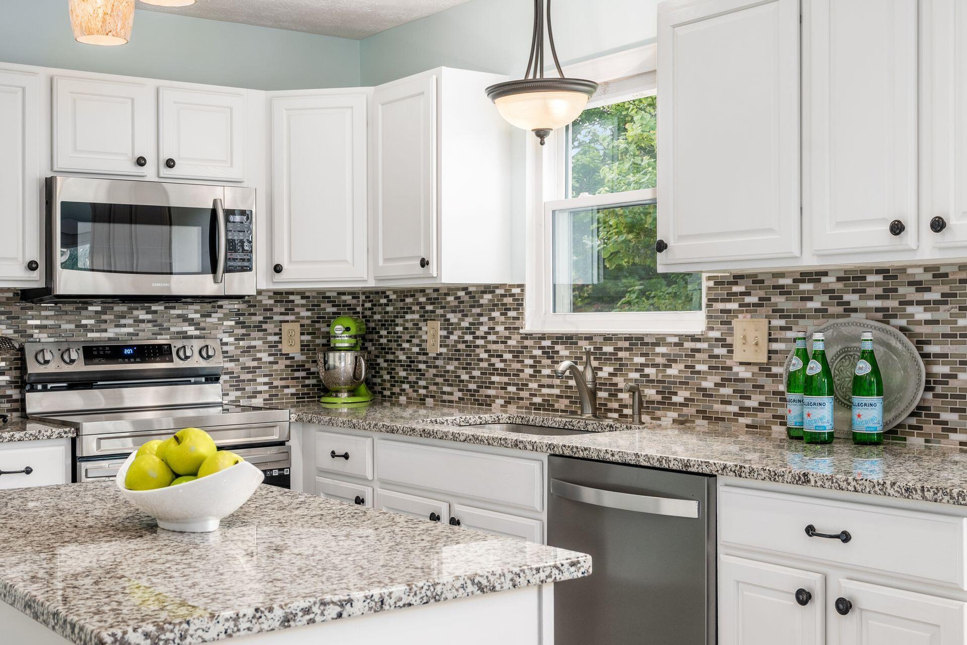 376 Abbotsbury Drive