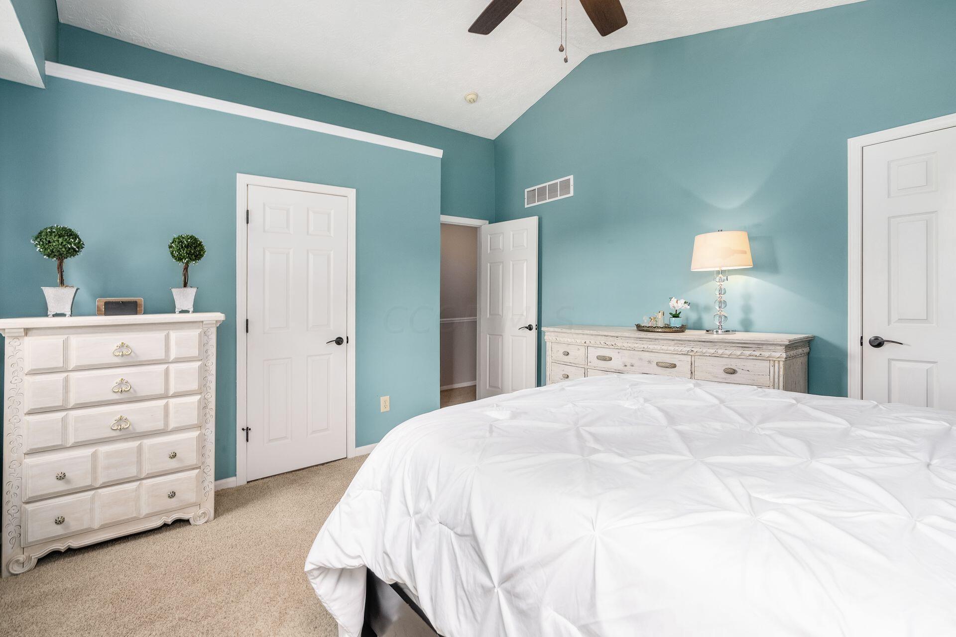 376 Abbotsbury Drive