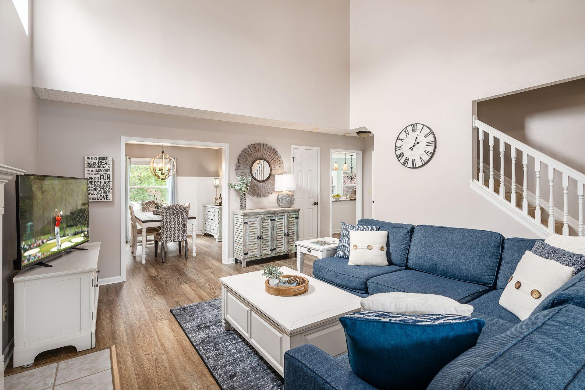 376 Abbotsbury Drive