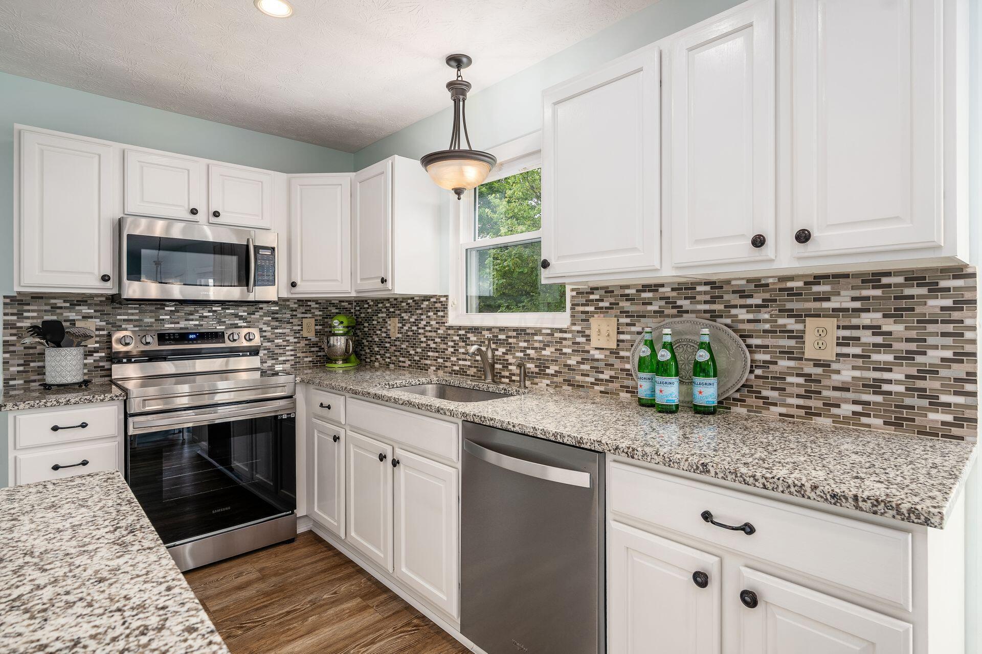 376 Abbotsbury Drive