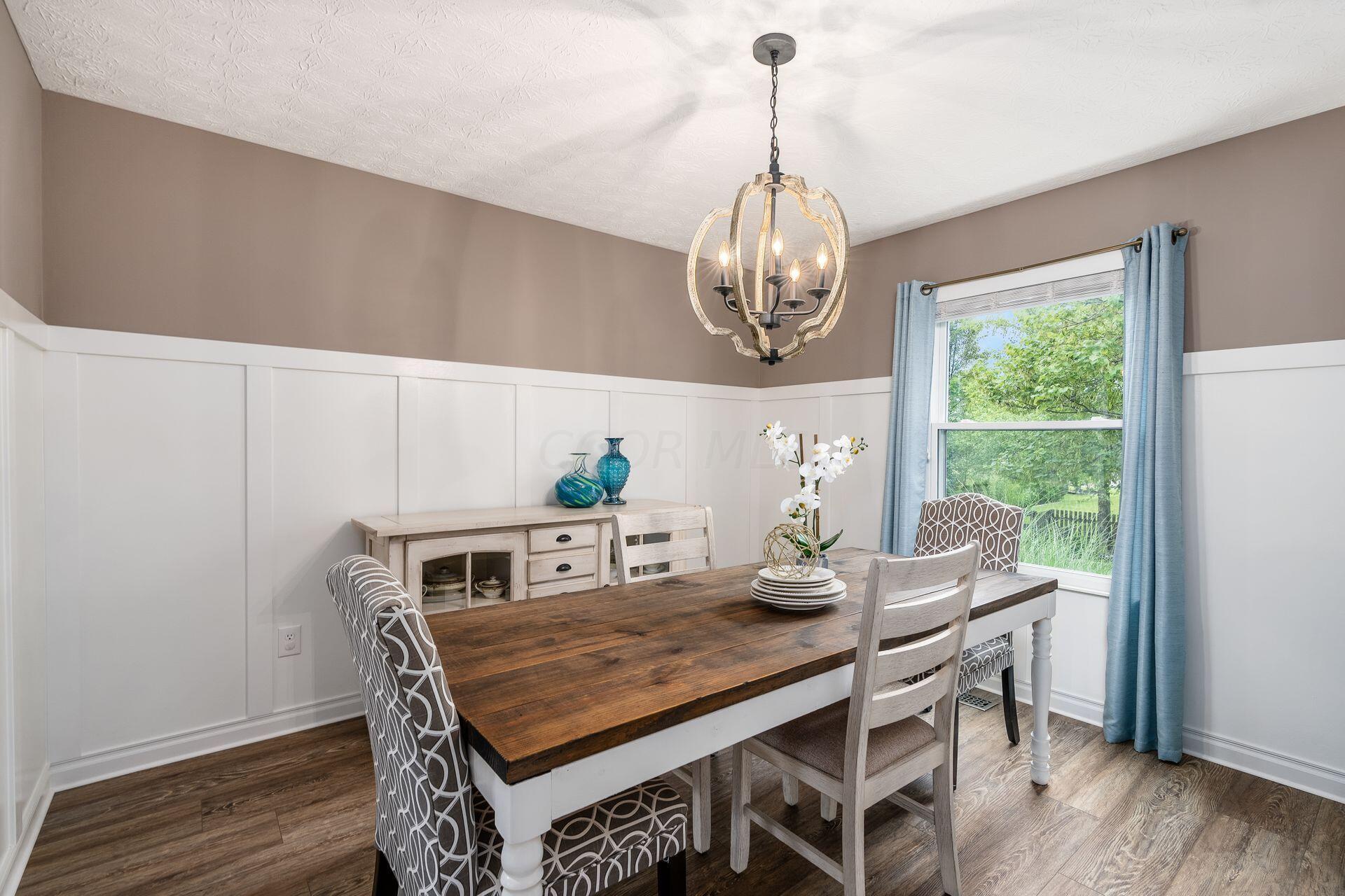 376 Abbotsbury Drive