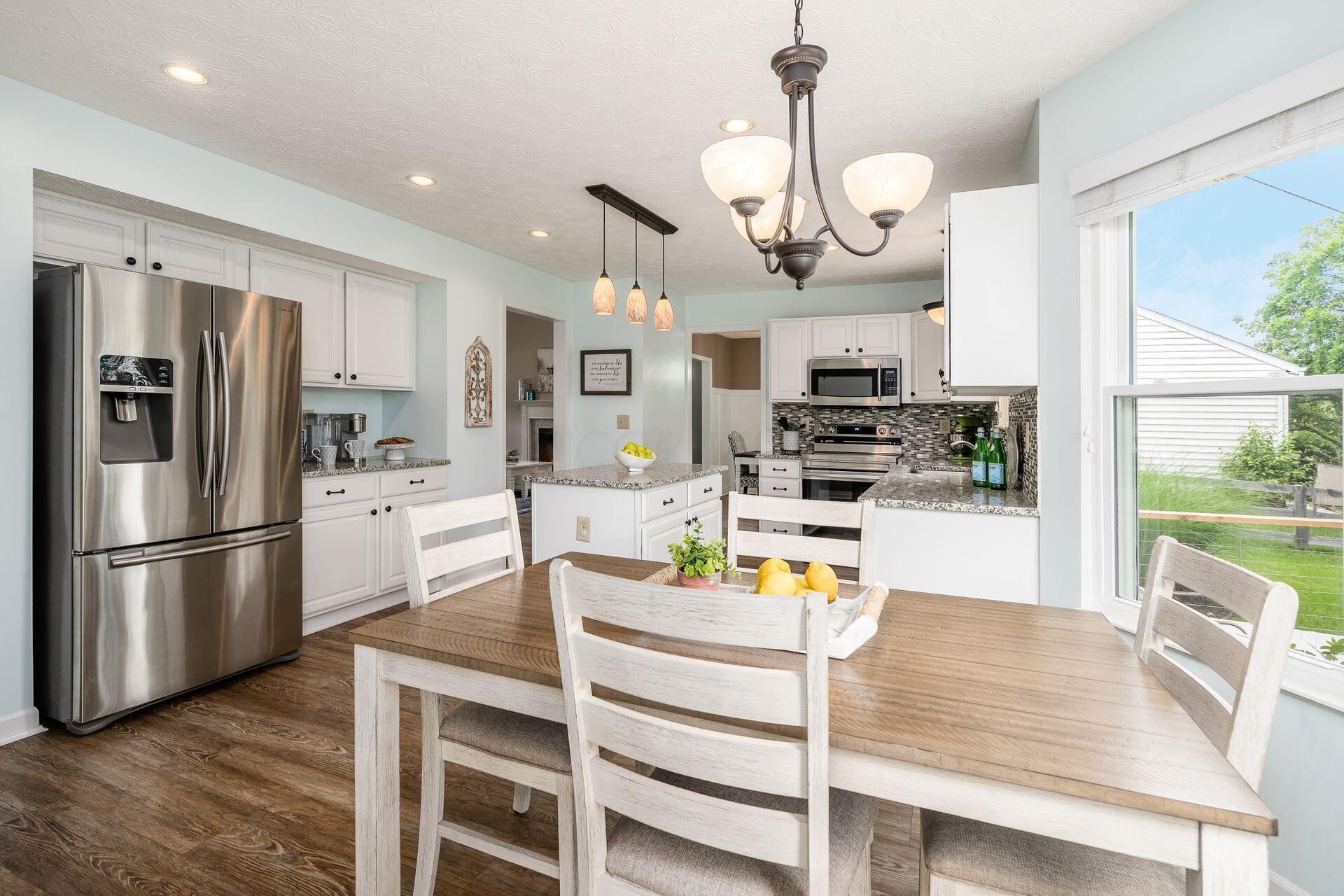 376 Abbotsbury Drive