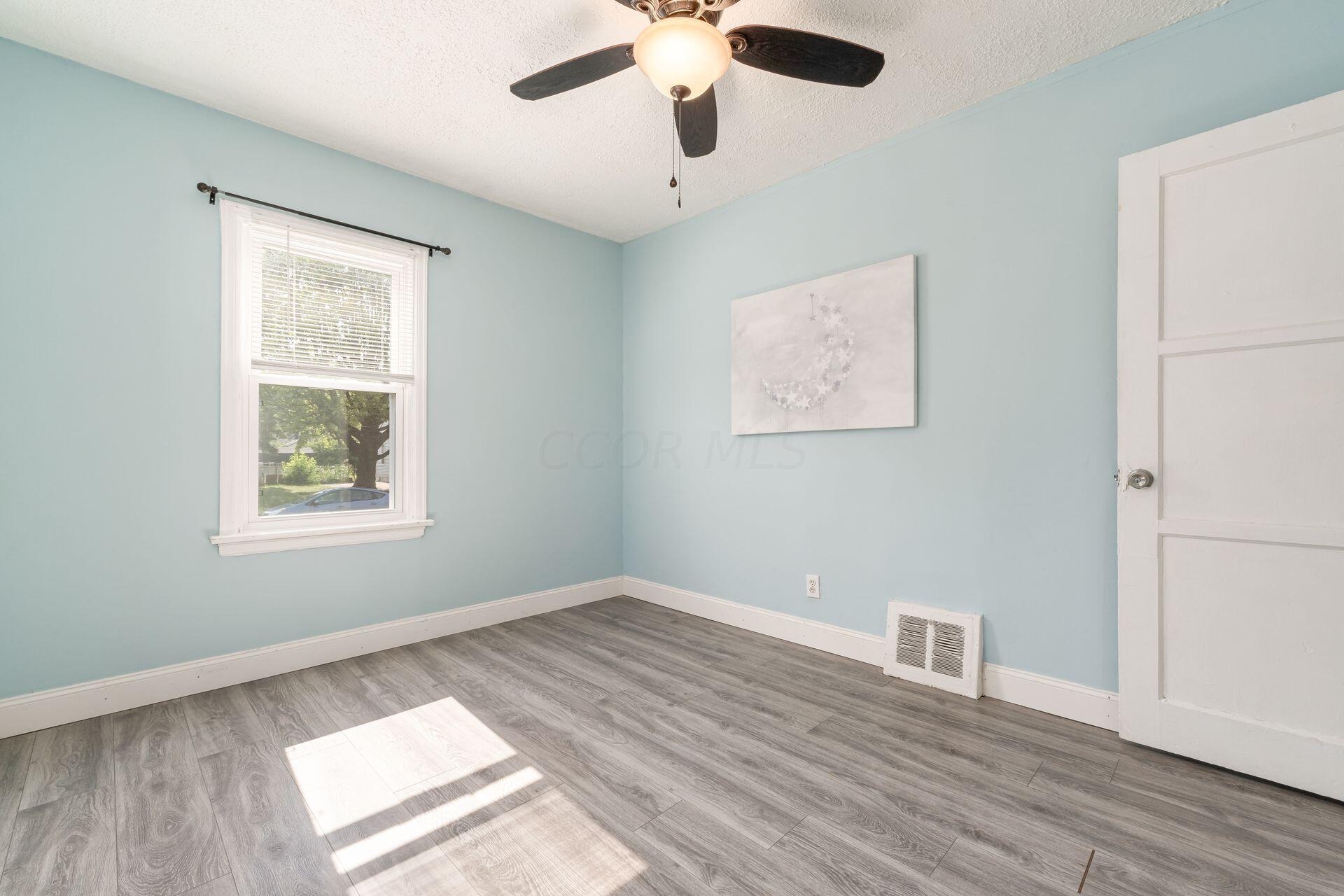 2611 Hiawatha Street