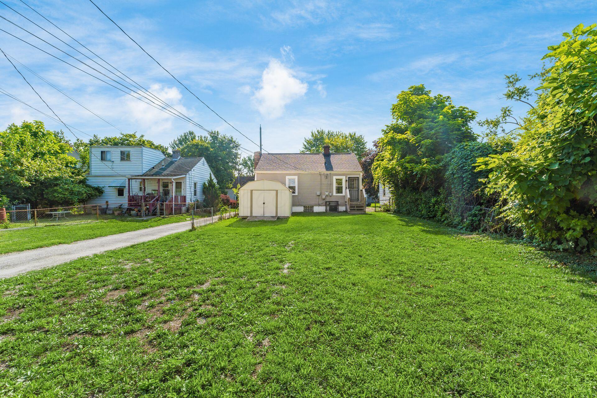 2611 Hiawatha Street