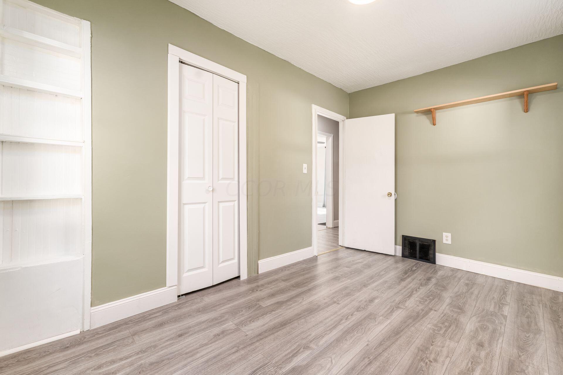 2611 Hiawatha Street