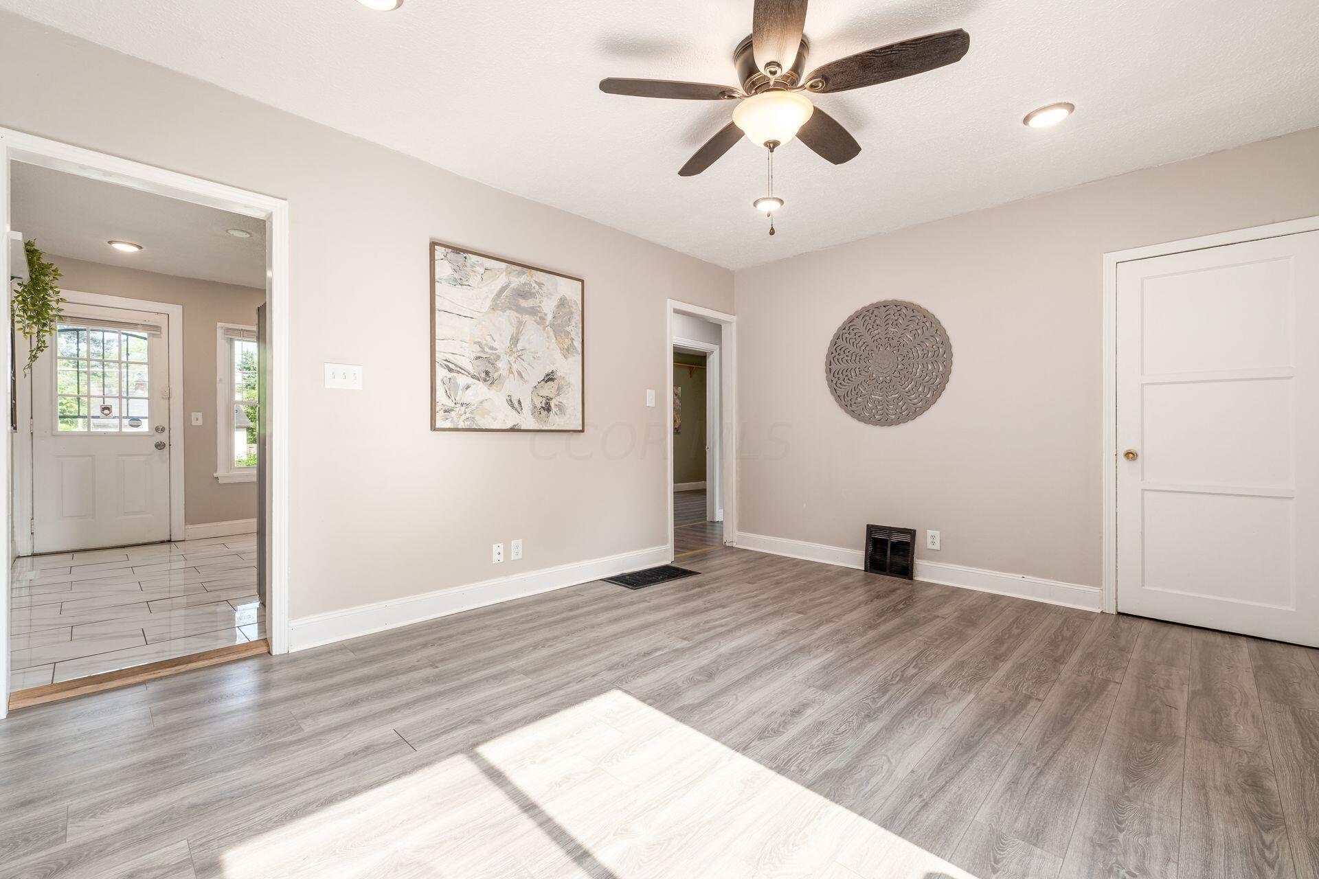 2611 Hiawatha Street