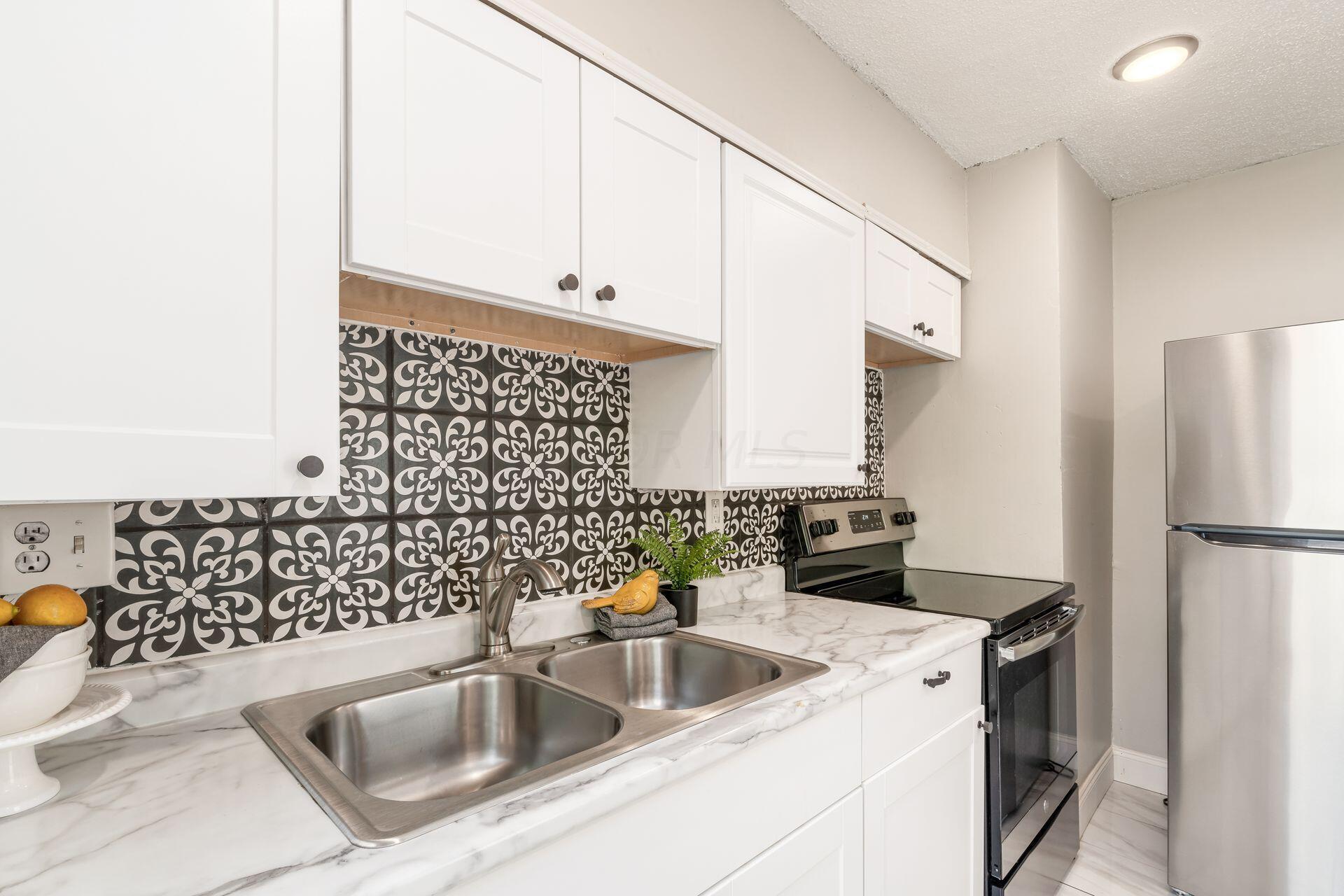 2611 Hiawatha Street