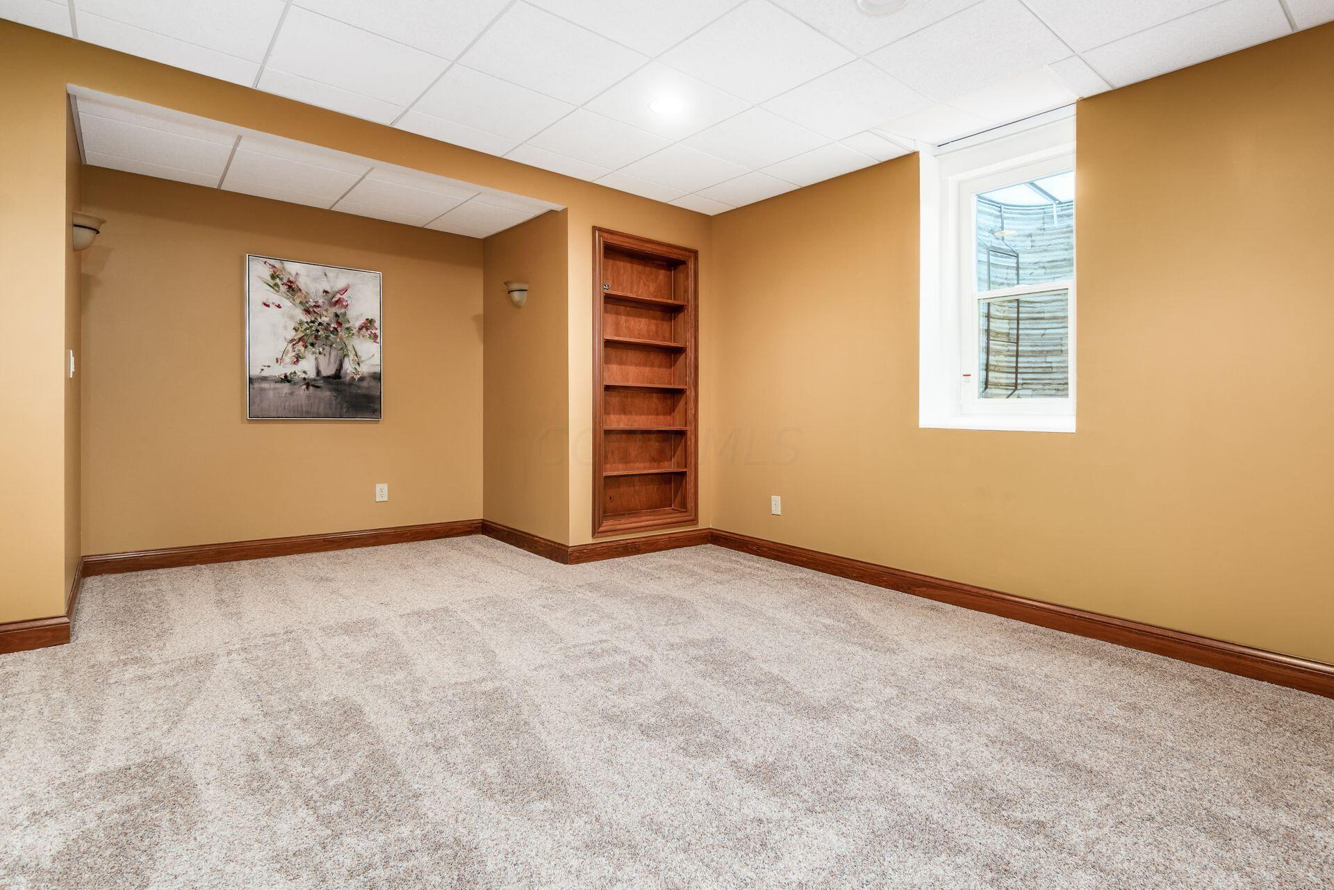 5750 Heritage Lakes Drive