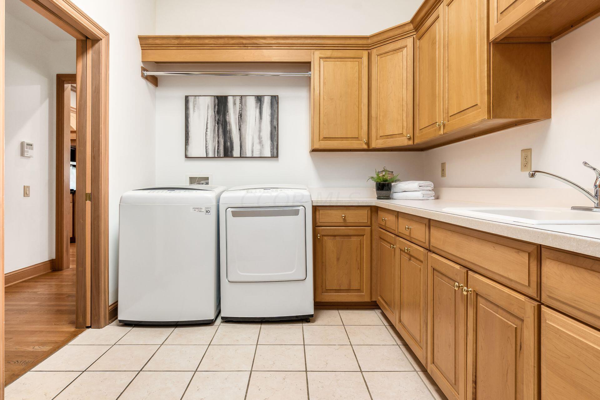 5750 Heritage Lakes Drive