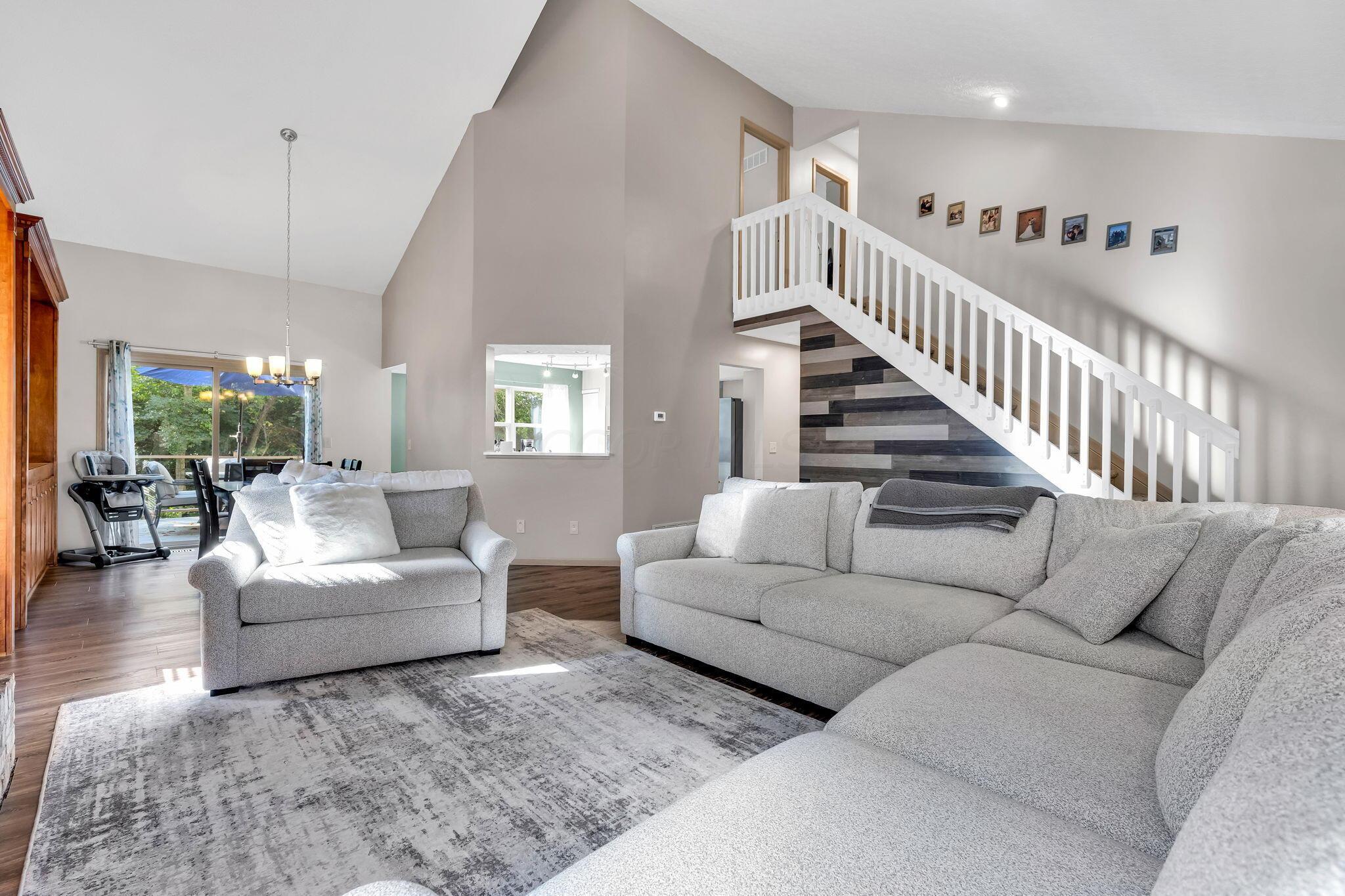 6097 Pirthshire Street