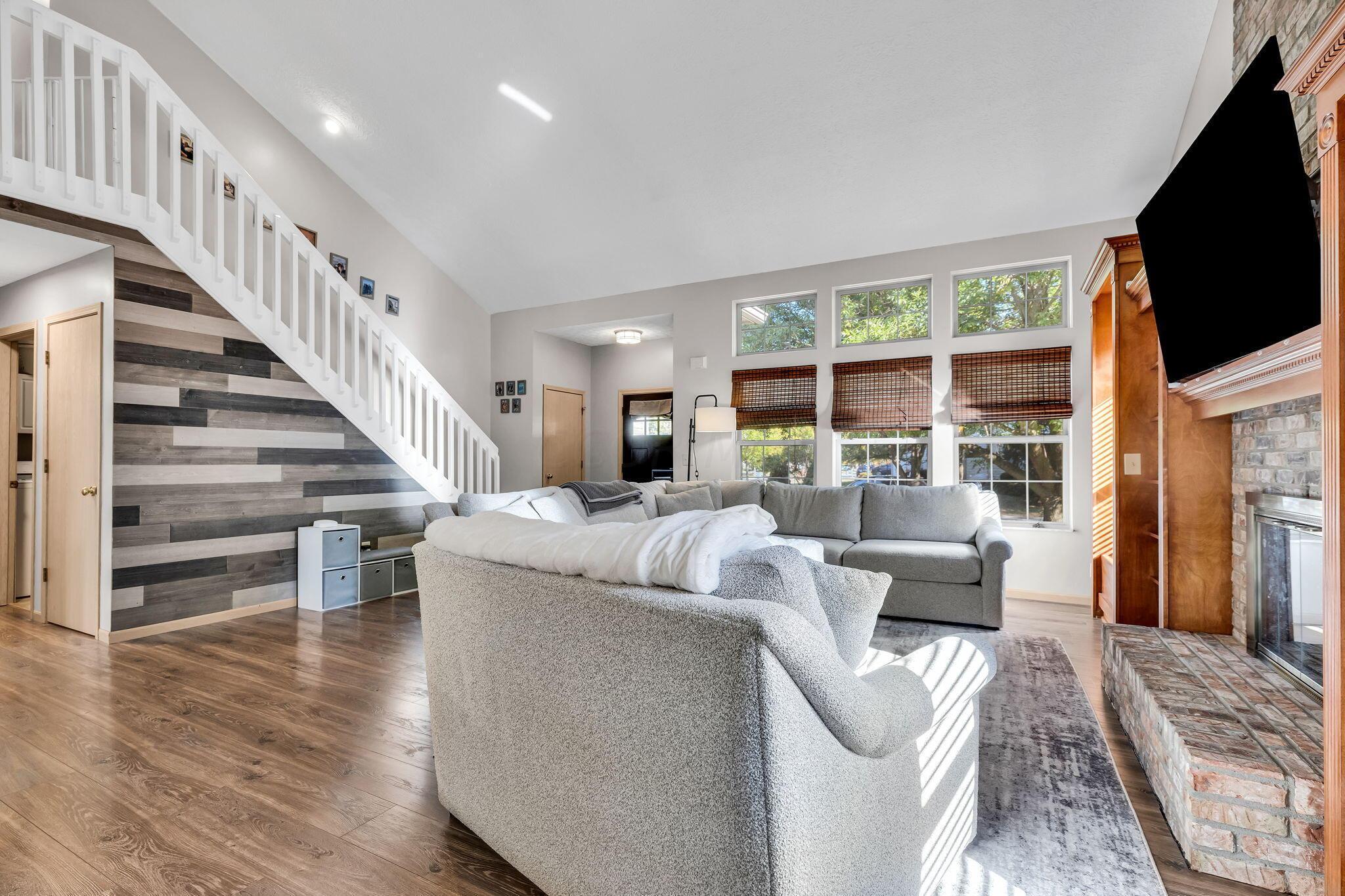 6097 Pirthshire Street