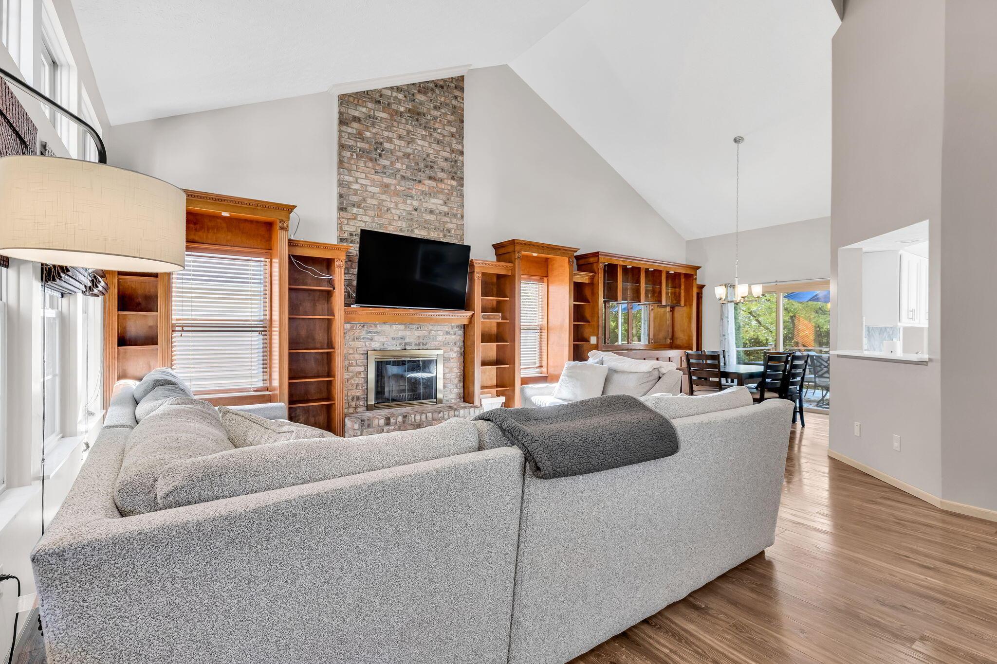 6097 Pirthshire Street