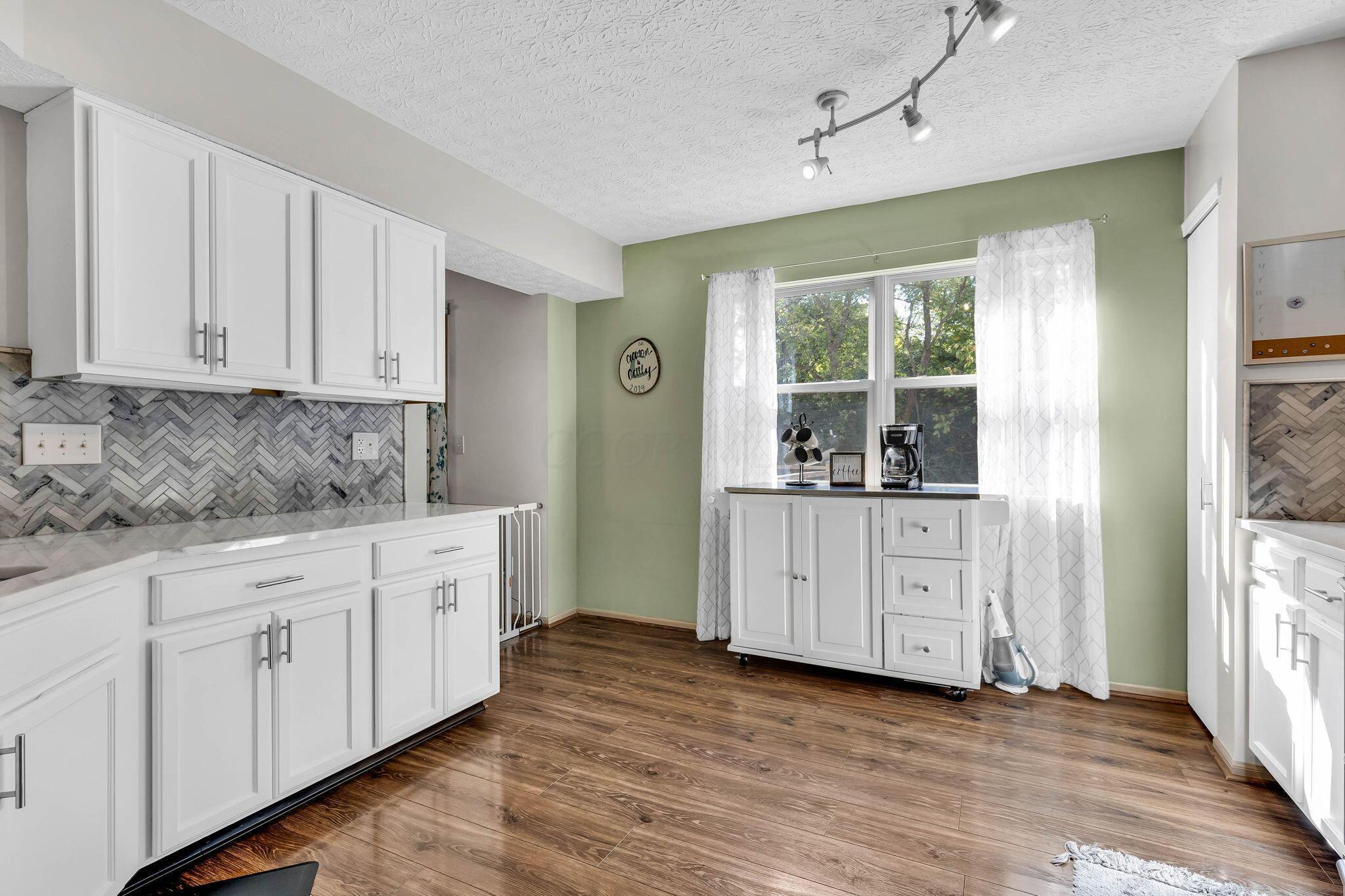 6097 Pirthshire Street