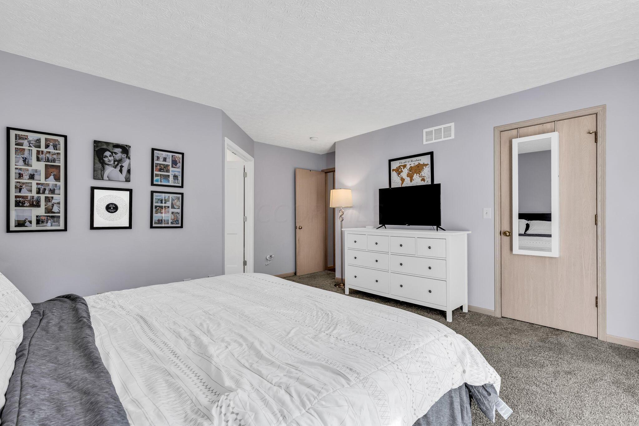 6097 Pirthshire Street