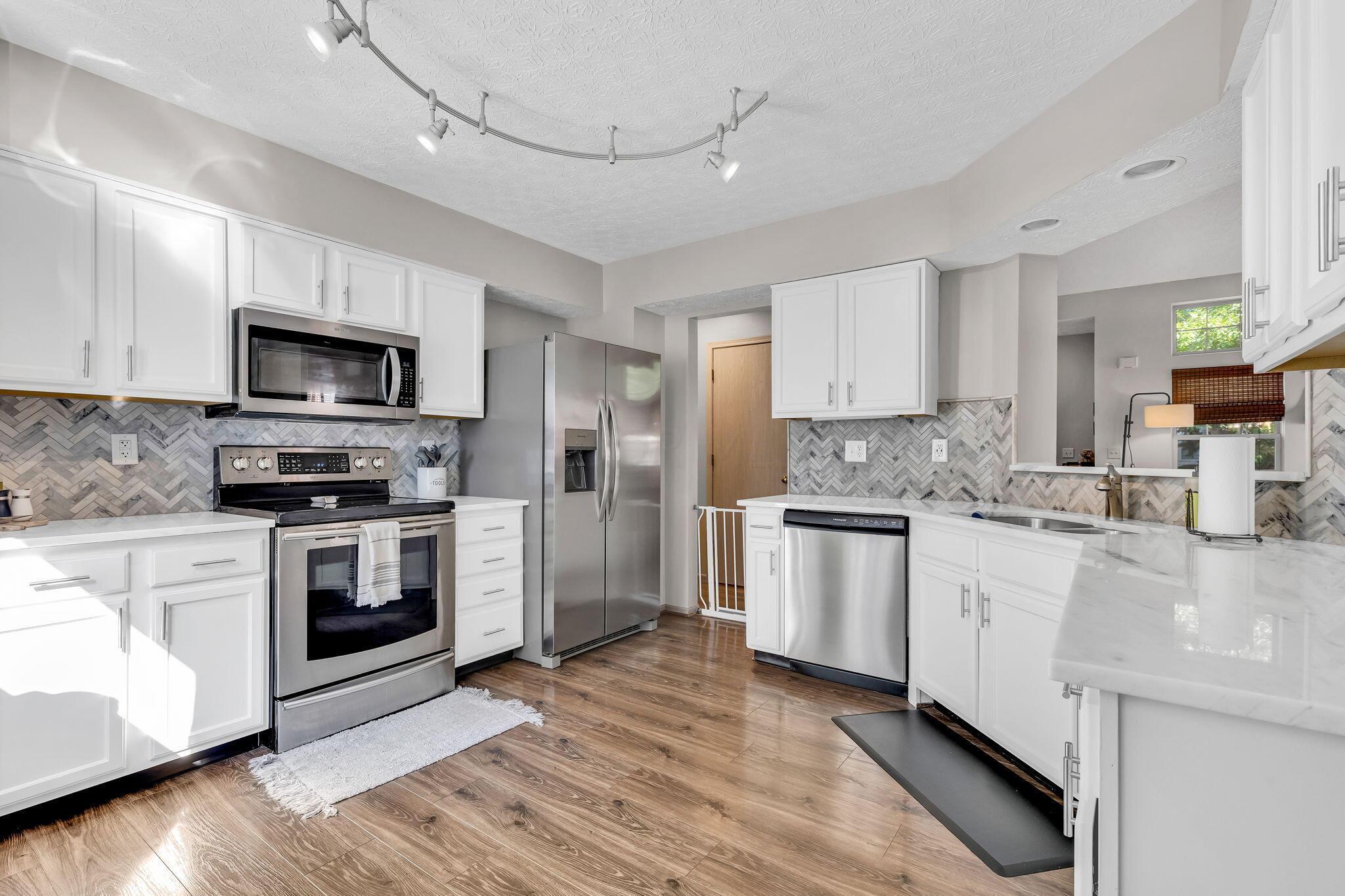 6097 Pirthshire Street