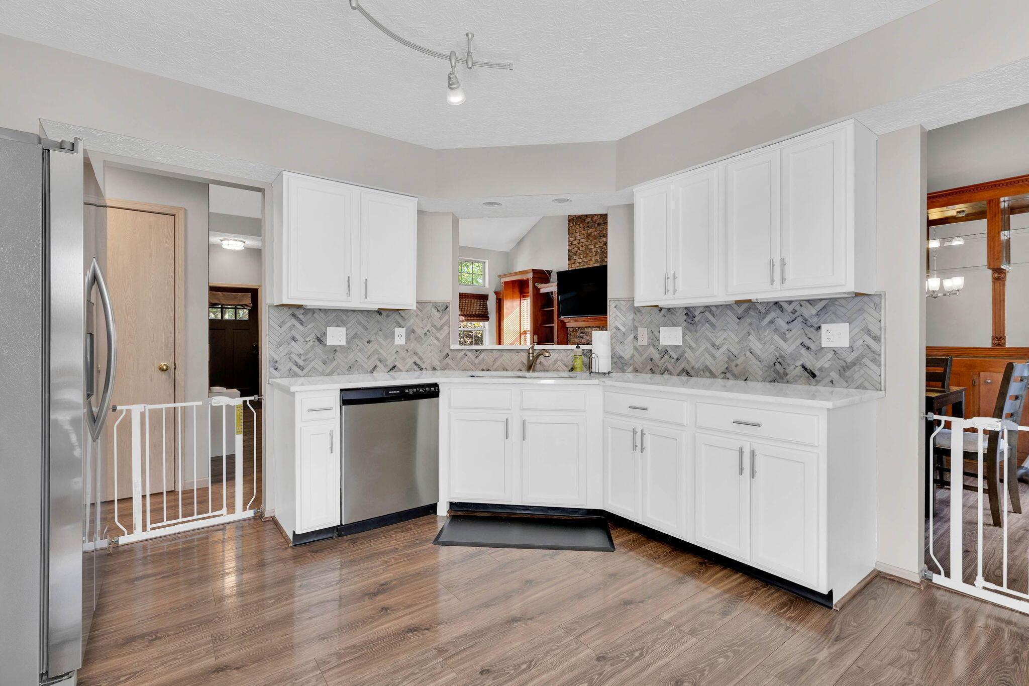 6097 Pirthshire Street