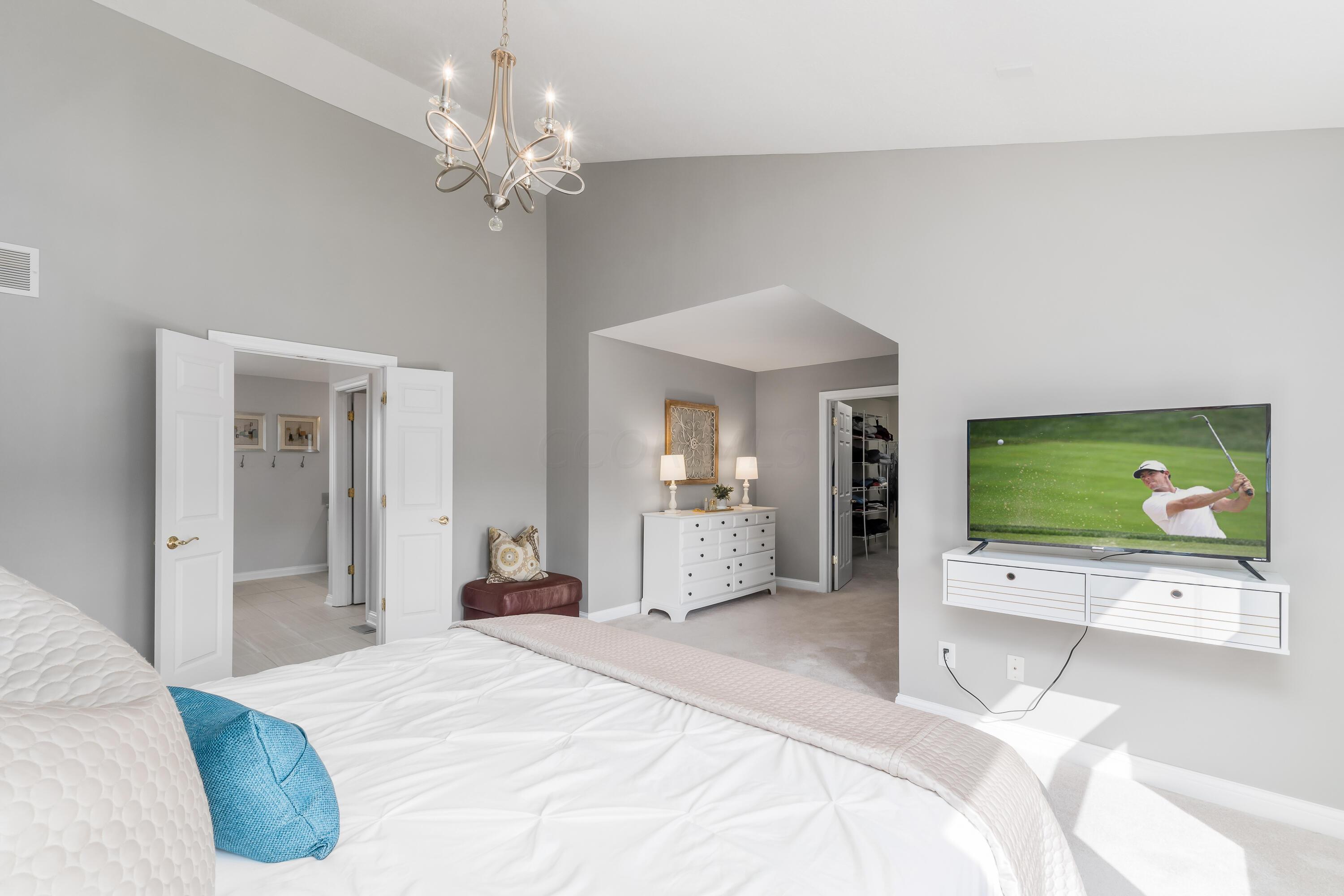 5360 Turnberry Drive