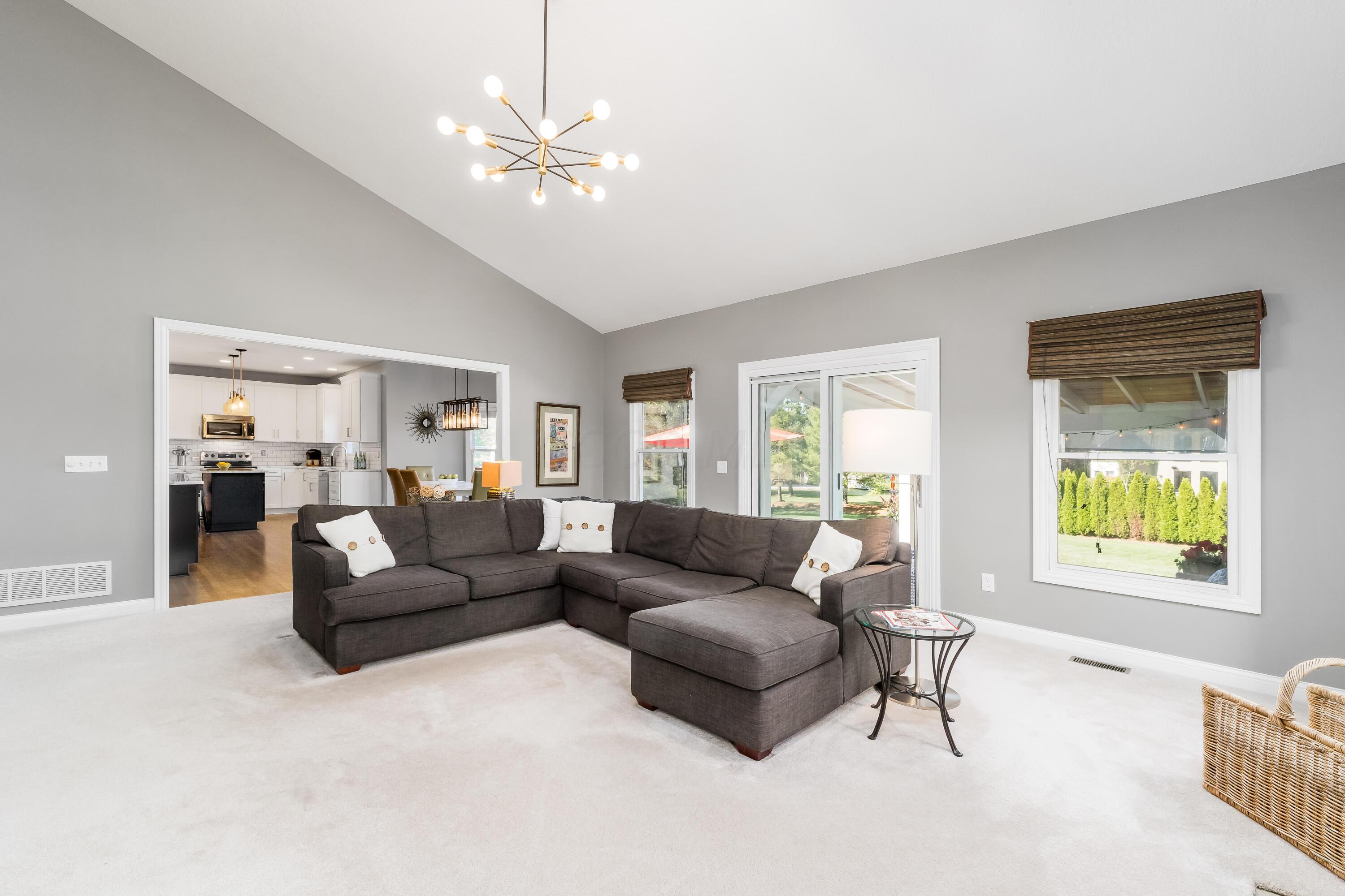 5360 Turnberry Drive