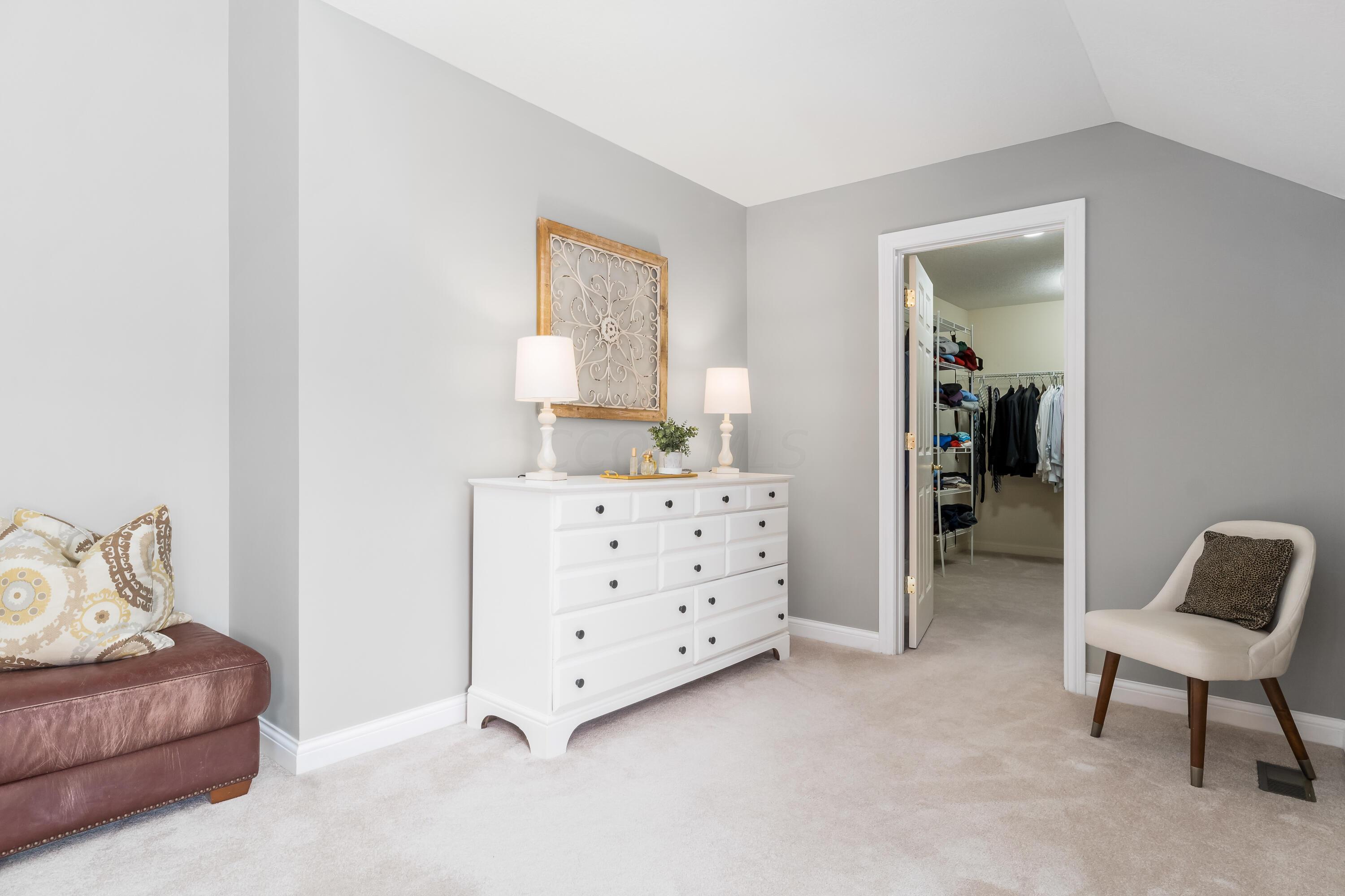 5360 Turnberry Drive