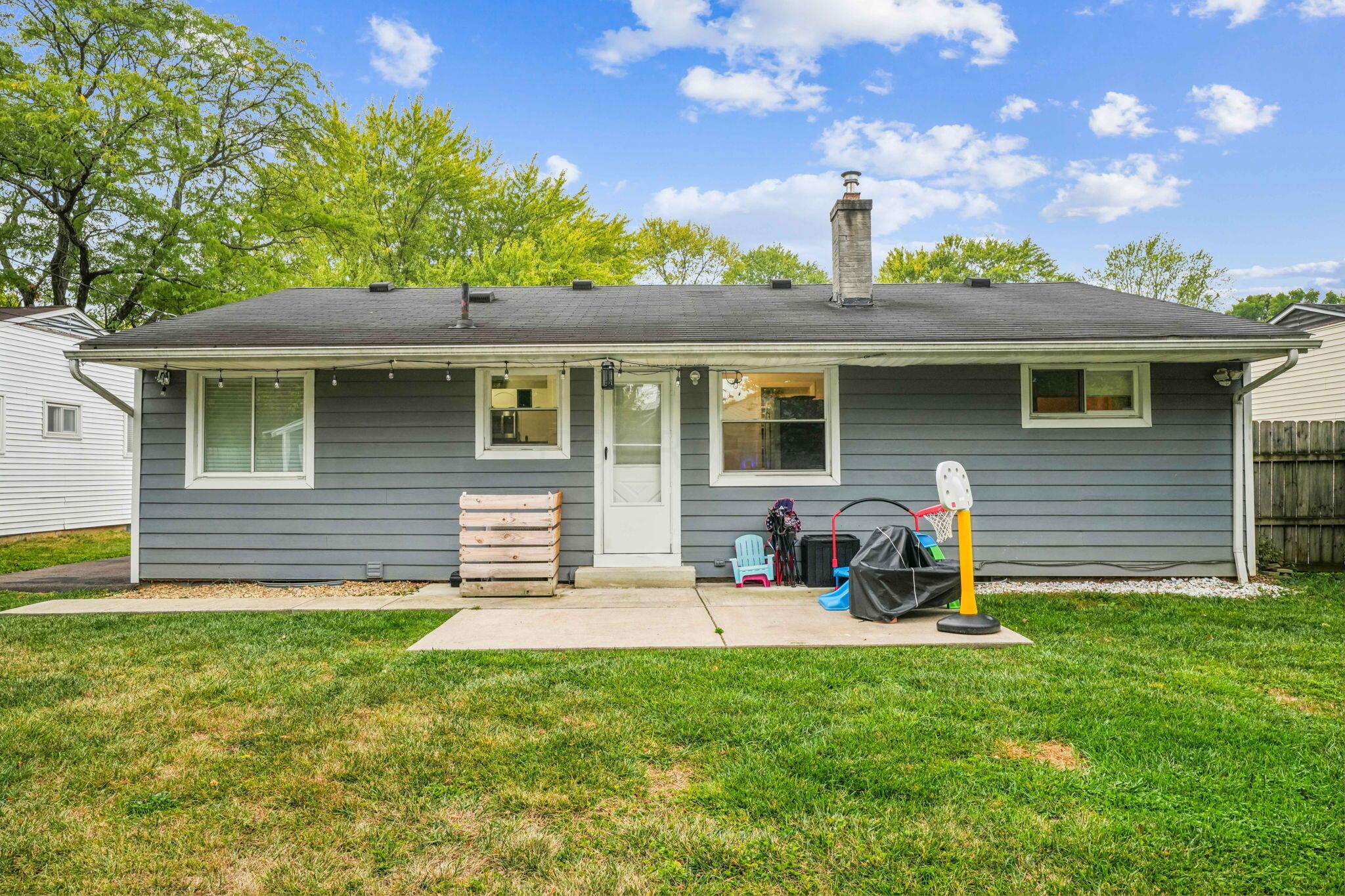 292 E Stafford Avenue