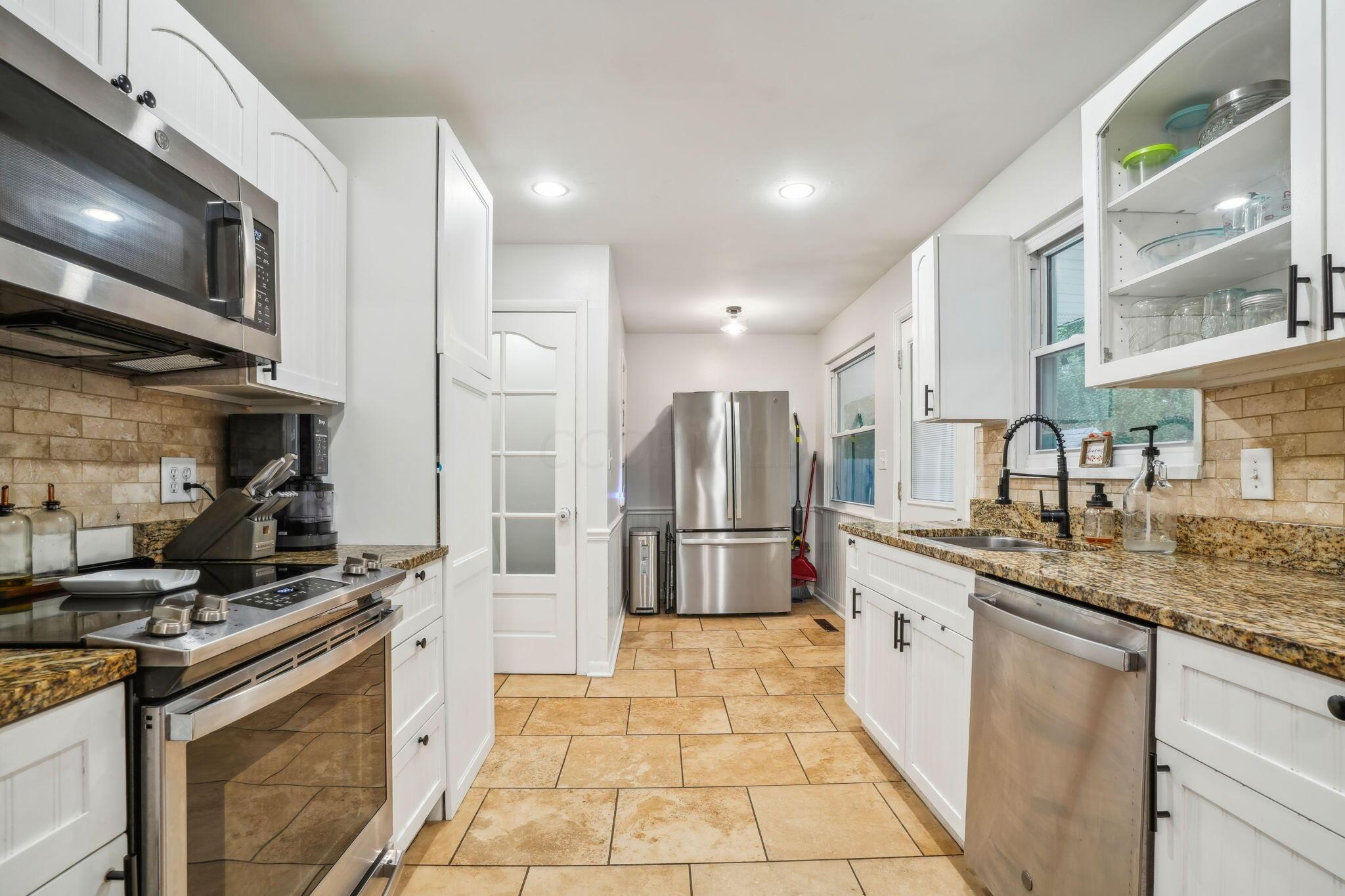 292 E Stafford Avenue