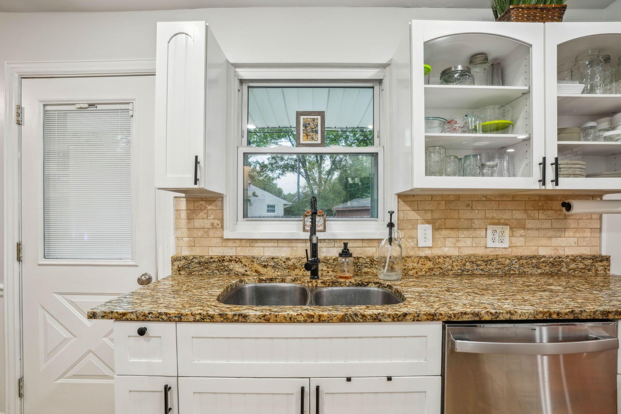 292 E Stafford Avenue