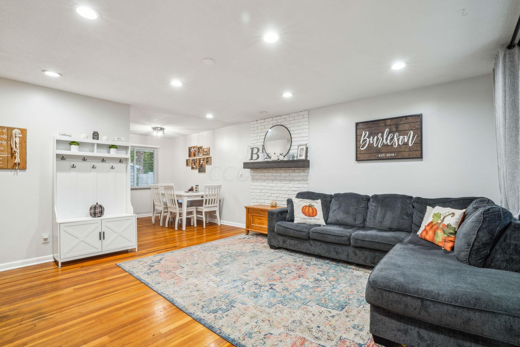 292 E Stafford Avenue